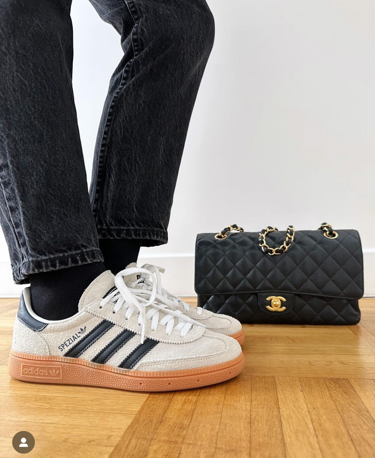 SS7602-Adidas Spezial shoes  49.99$ gallery