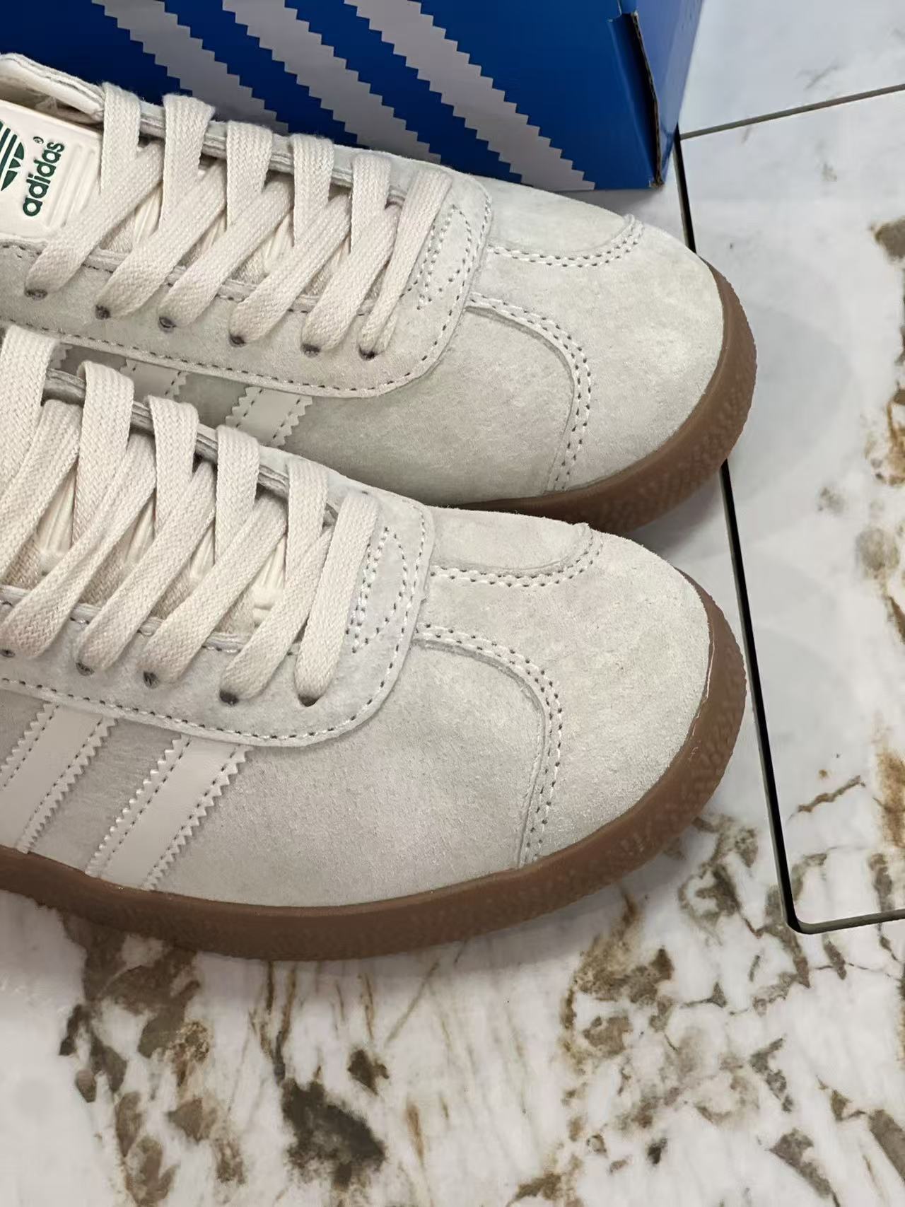 AN5354  adidas  55.99$ WITH BOX gallery