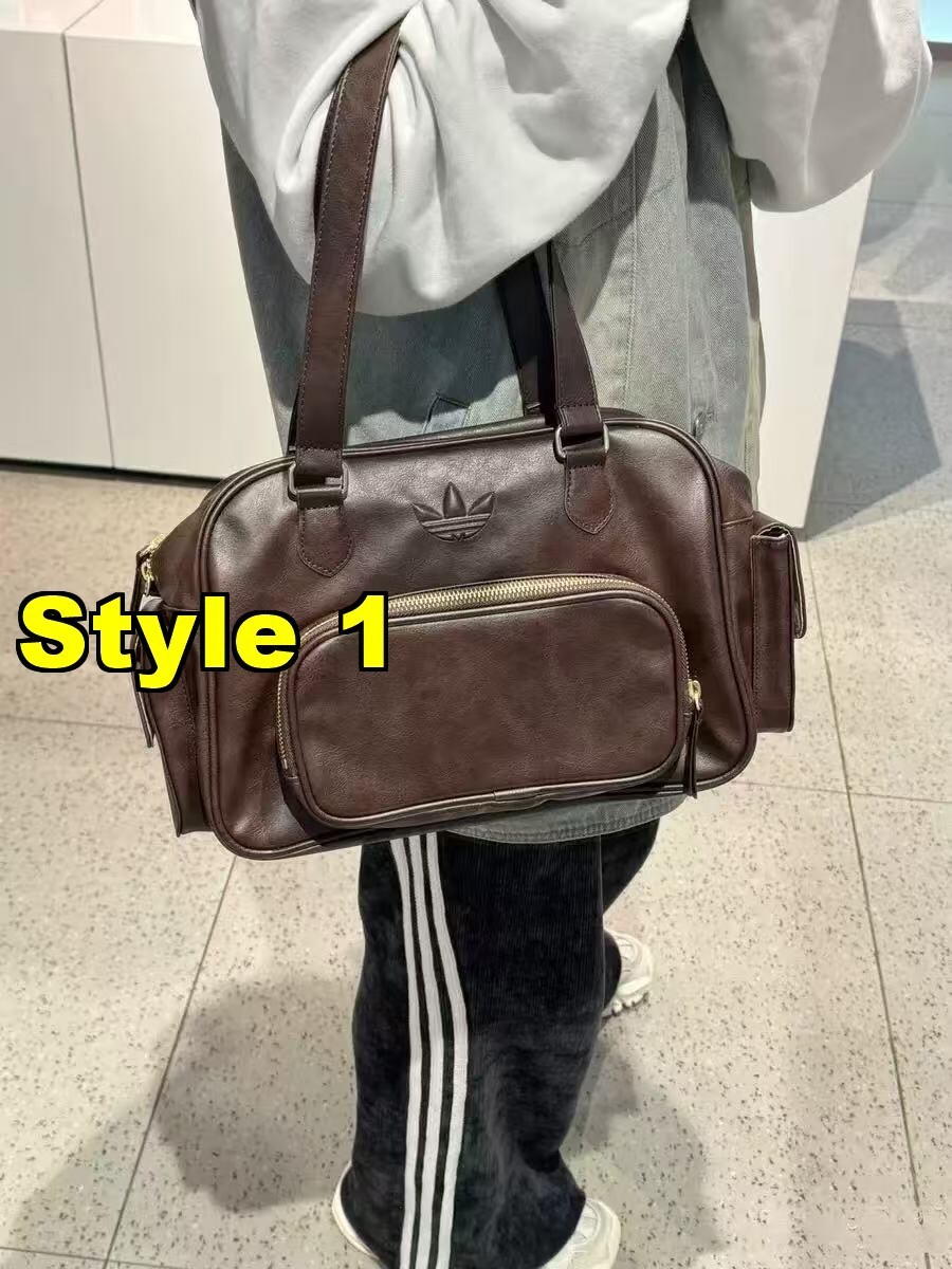 AN5591 adidas  36.99$  119.99 gallery