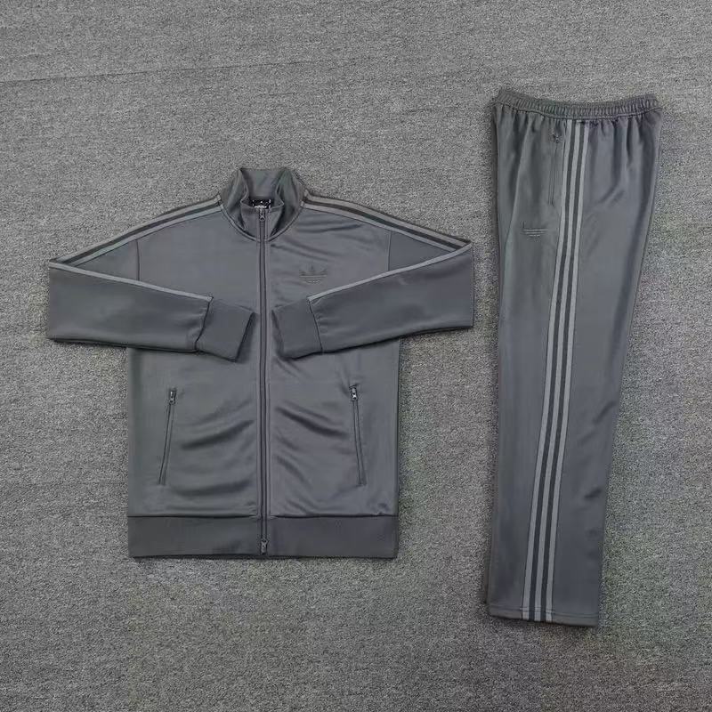 AN6005  adidas  suit  59.99$ gallery