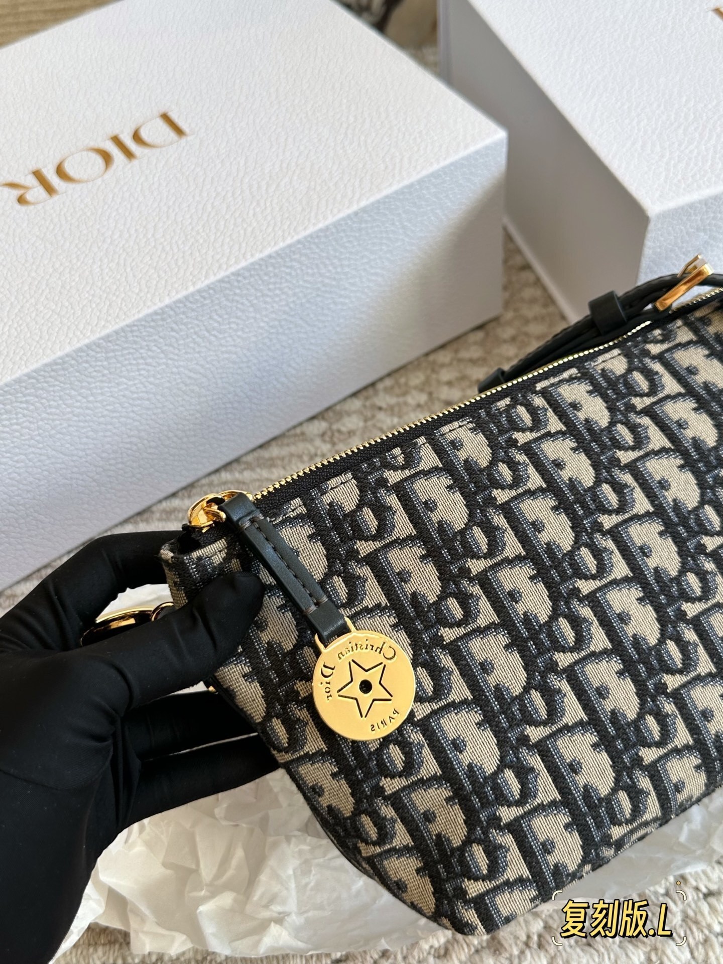 AN6011  DIOR  59.99$ gallery