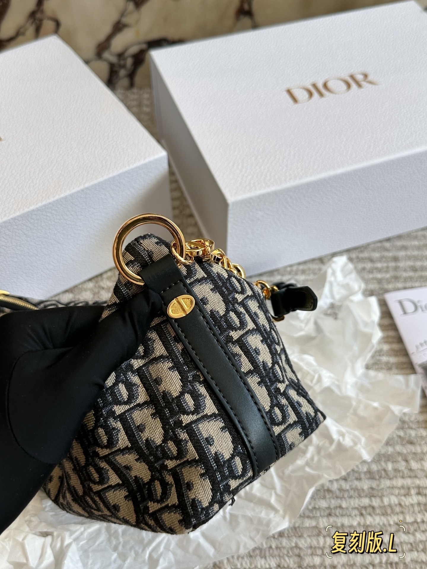 AN6011  DIOR  59.99$ gallery