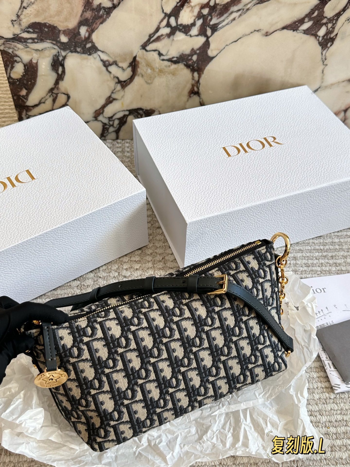 AN6011  DIOR  59.99$ gallery