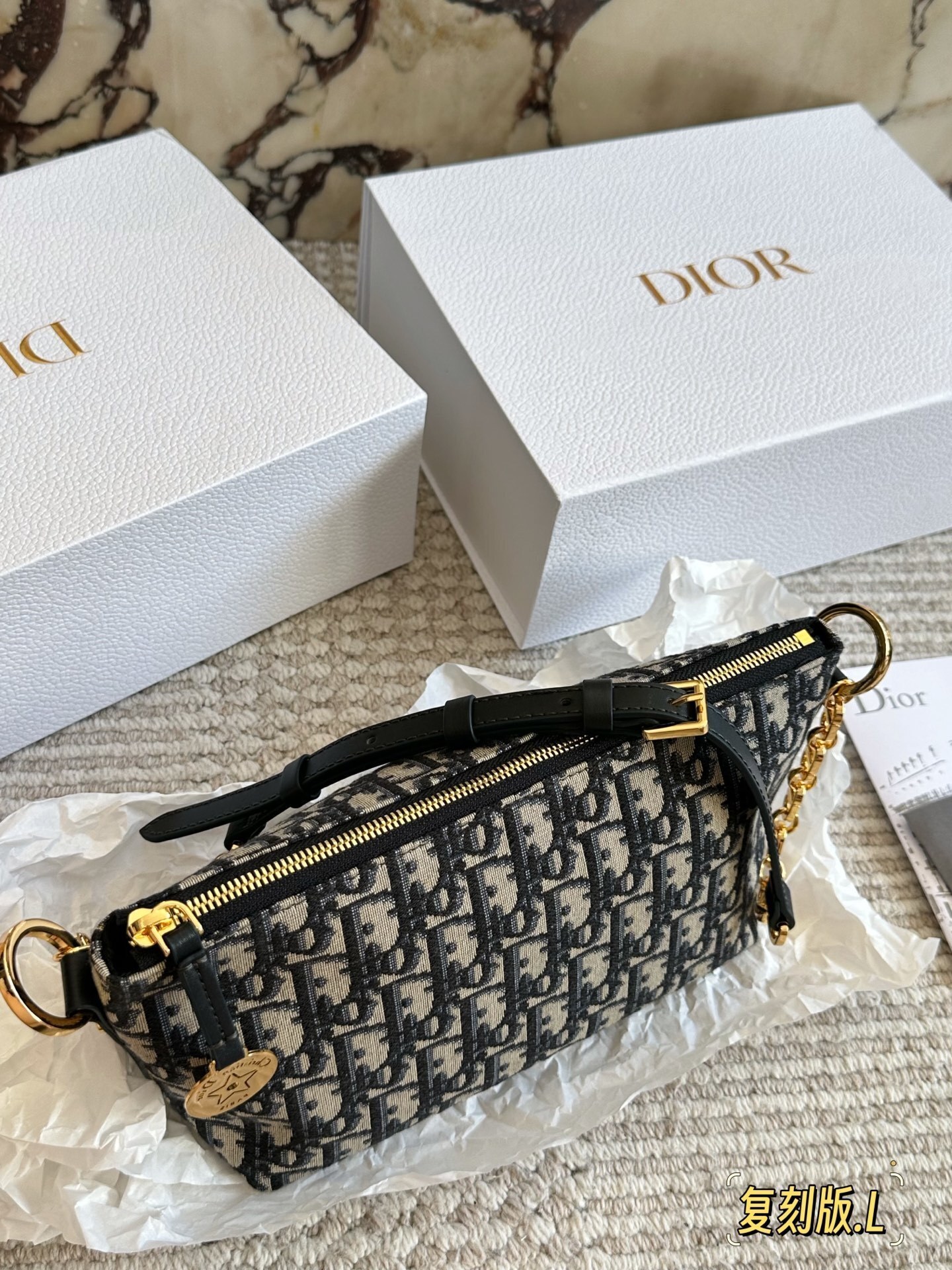 AN6011  DIOR  59.99$ gallery