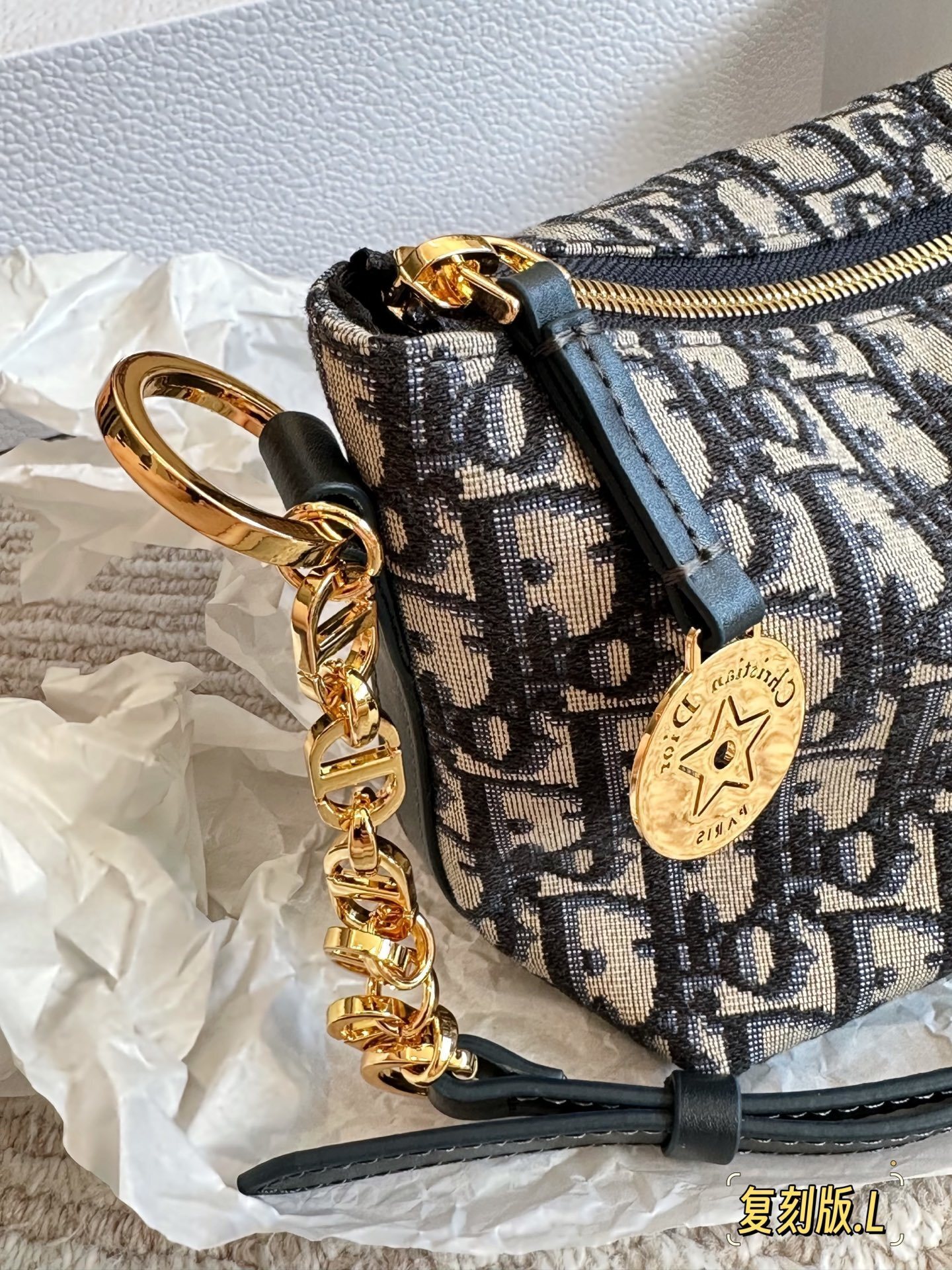 AN6011  DIOR  59.99$ gallery