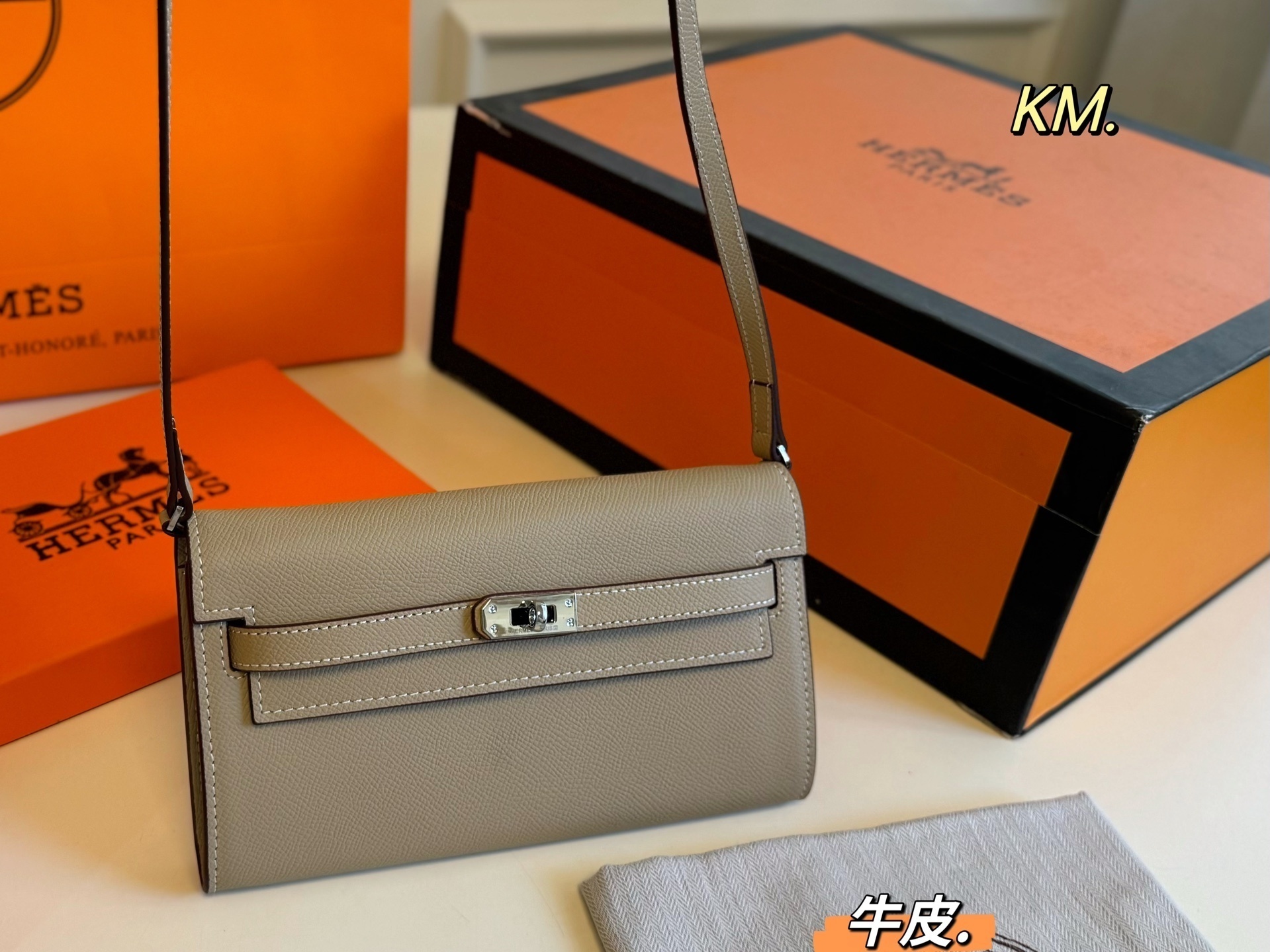 AN6012  HERMES   59.99$ gallery