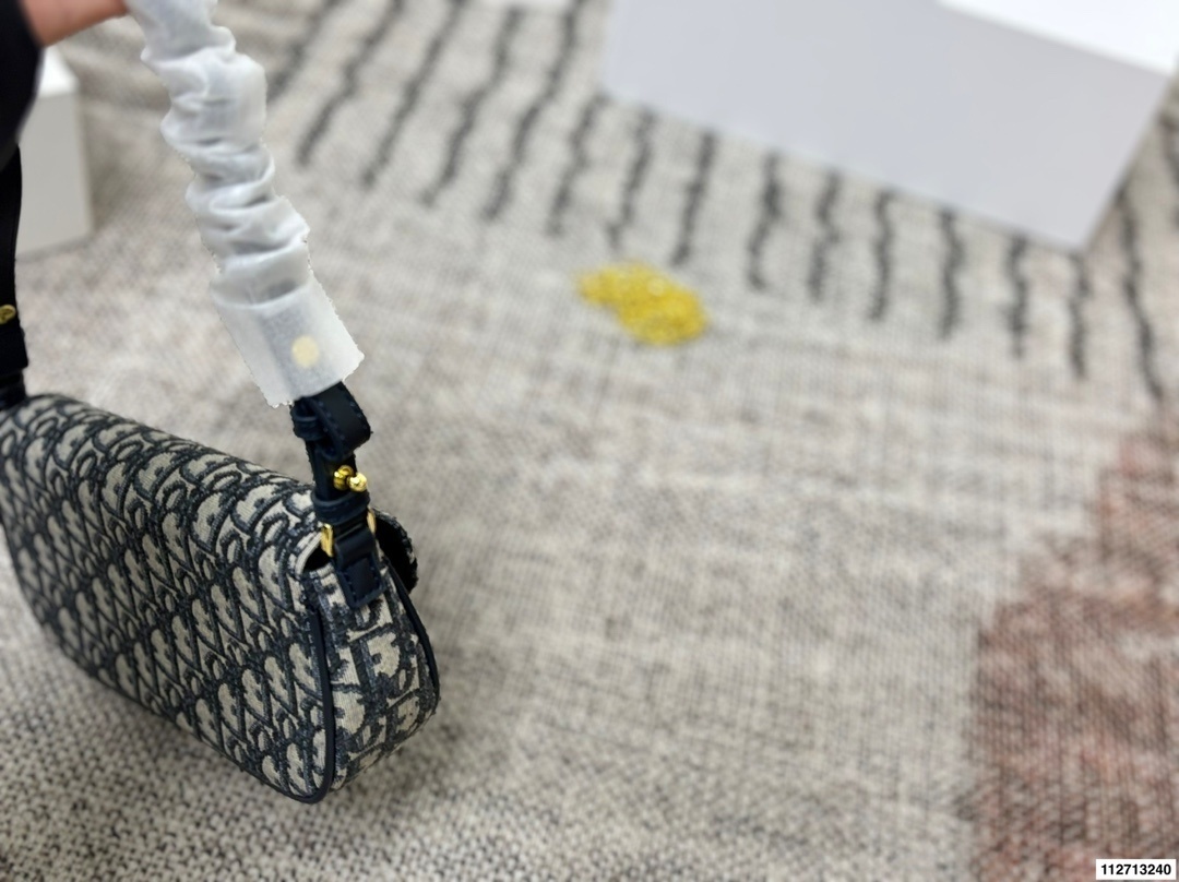 AN6013 DIOR 58.99$ gallery