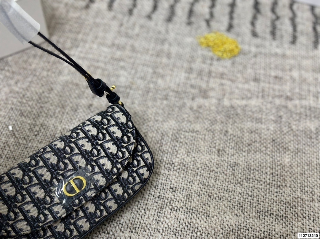 AN6013 DIOR 58.99$ gallery