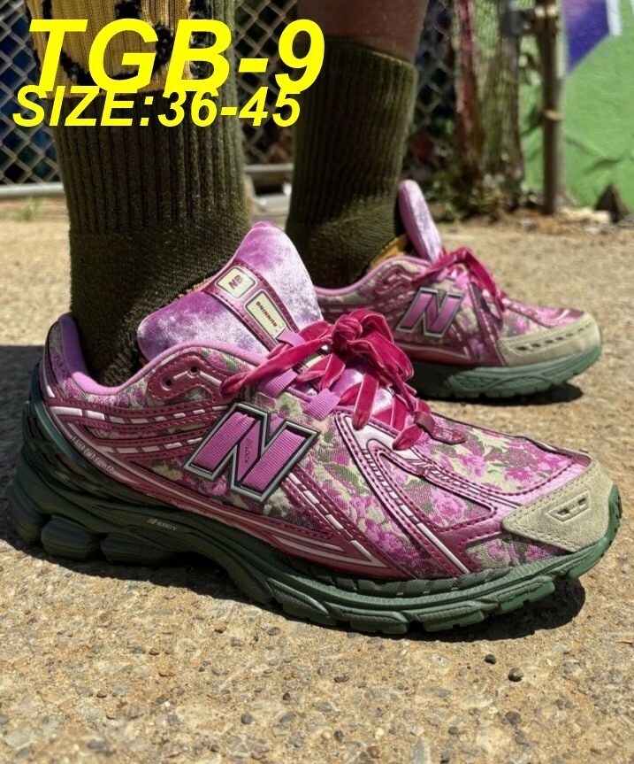AN6017 New Balance Shoes with a box  65.99$ gallery