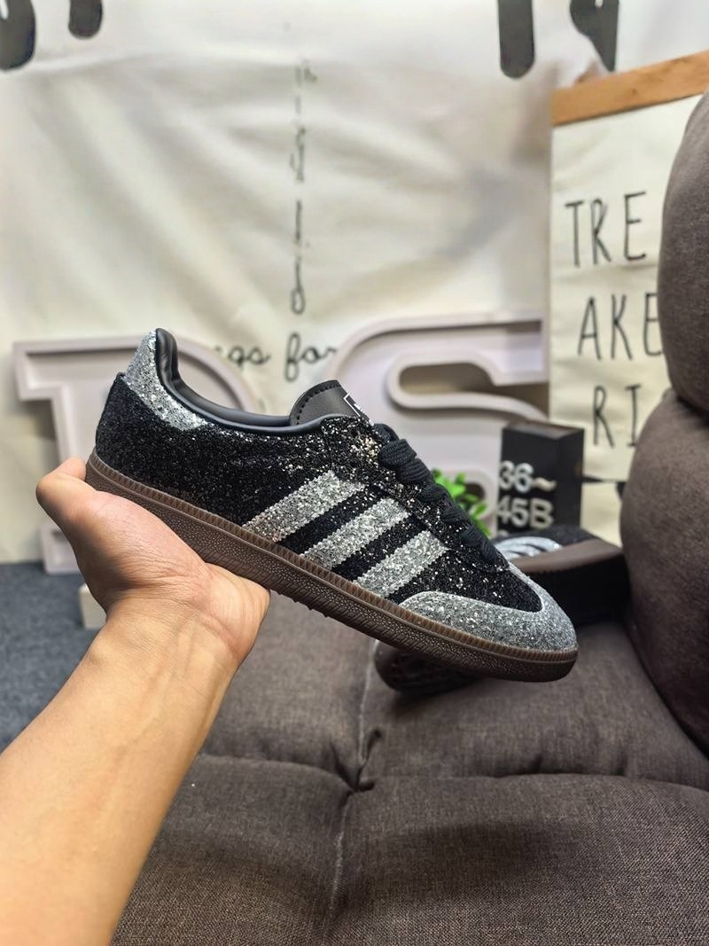 AN6018  ADIDAS shoe 49.99$ gallery