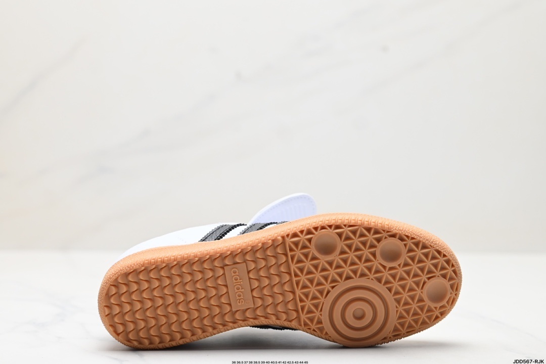 AN6023 adidas  48.99$ gallery