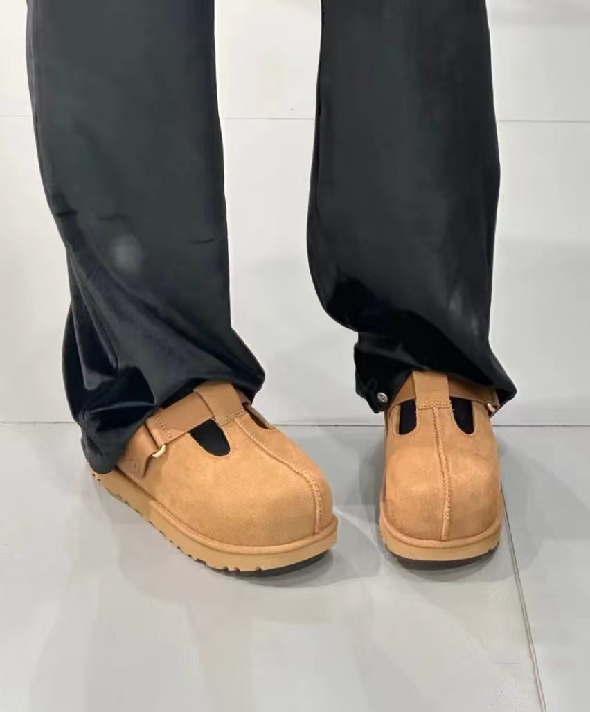 AN6044  UGG  65.99 $ gallery