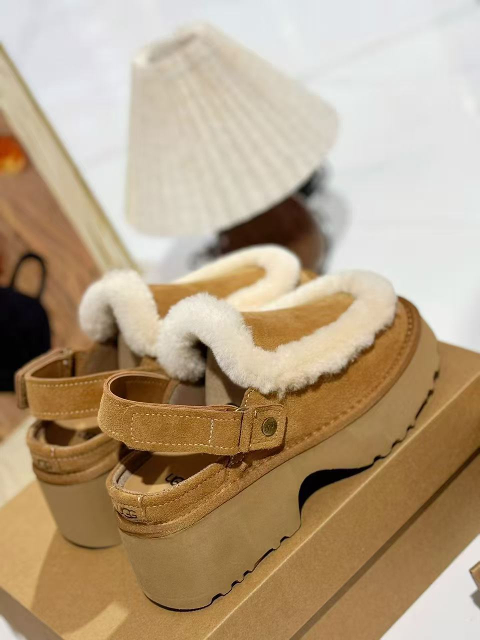 AN6046 UGG  79.99$ gallery