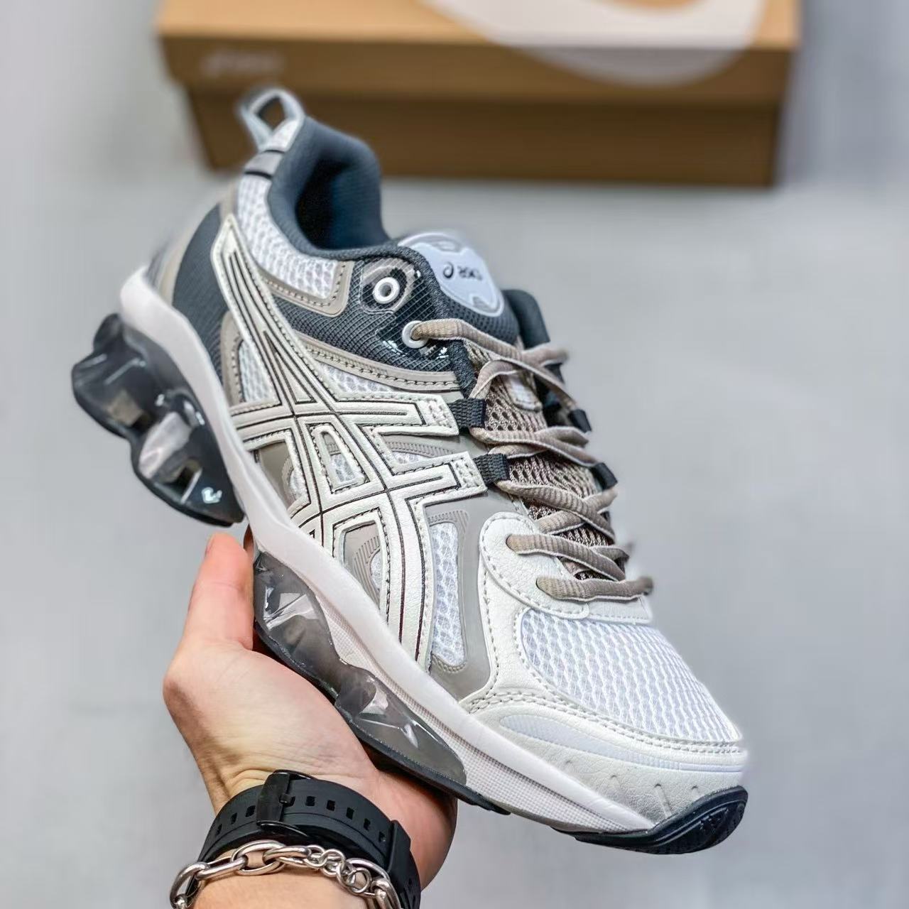 AN6047  ASICS 59.99$ gallery