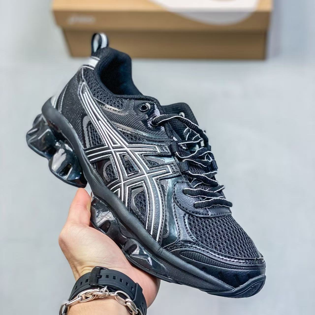 AN6047  ASICS 59.99$ gallery