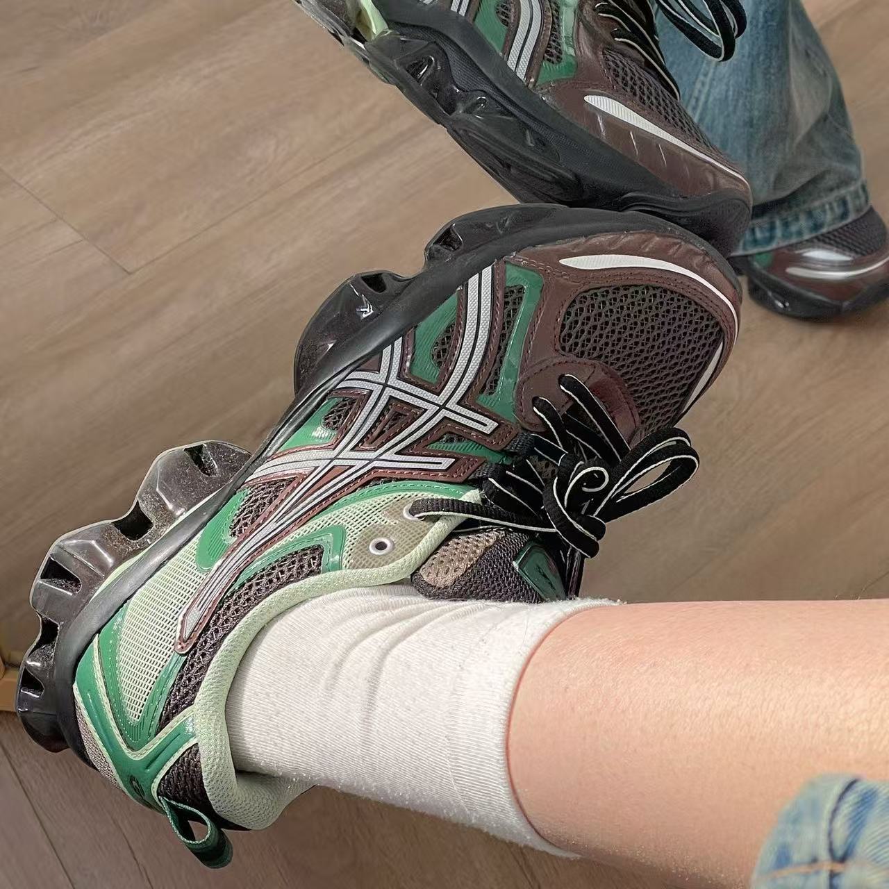 AN6047  ASICS 59.99$ gallery