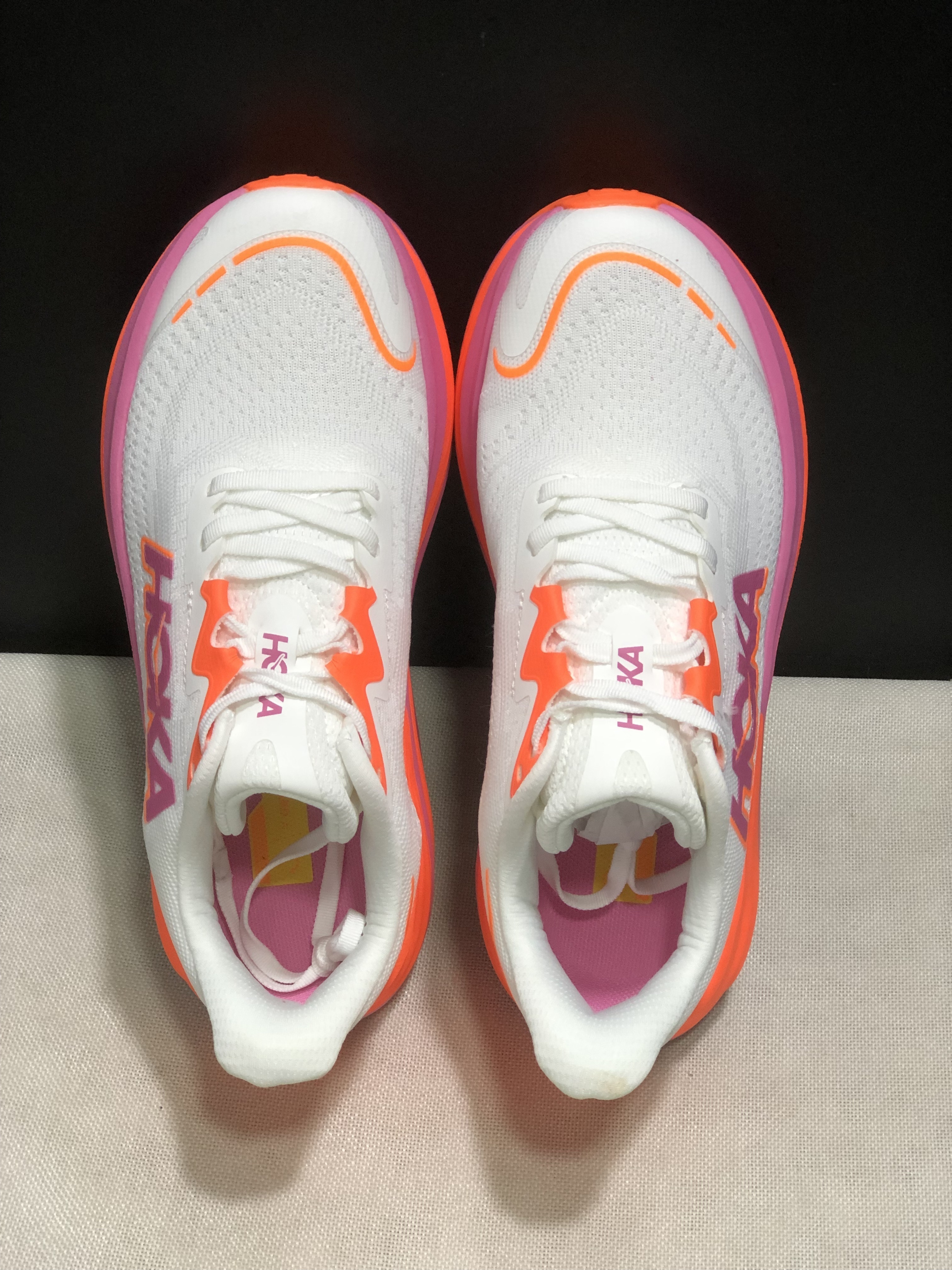 AN6049  HOKA  55.99$ gallery