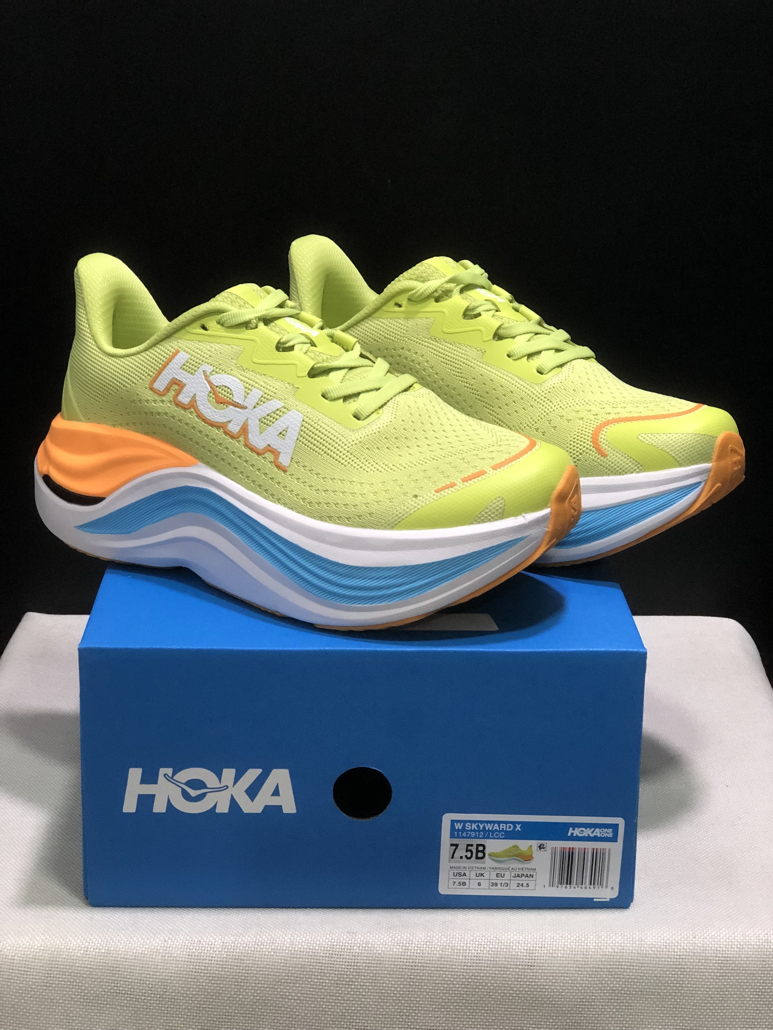 AN6049  HOKA  55.99$ gallery