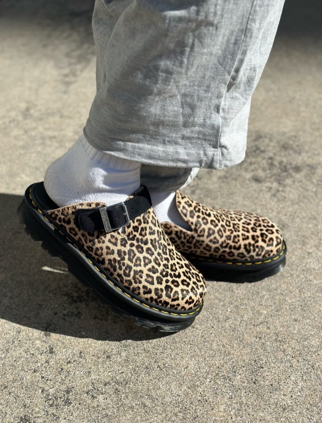 AN6064  G2C3 Dr.Martens Zebzag 67.99$ gallery