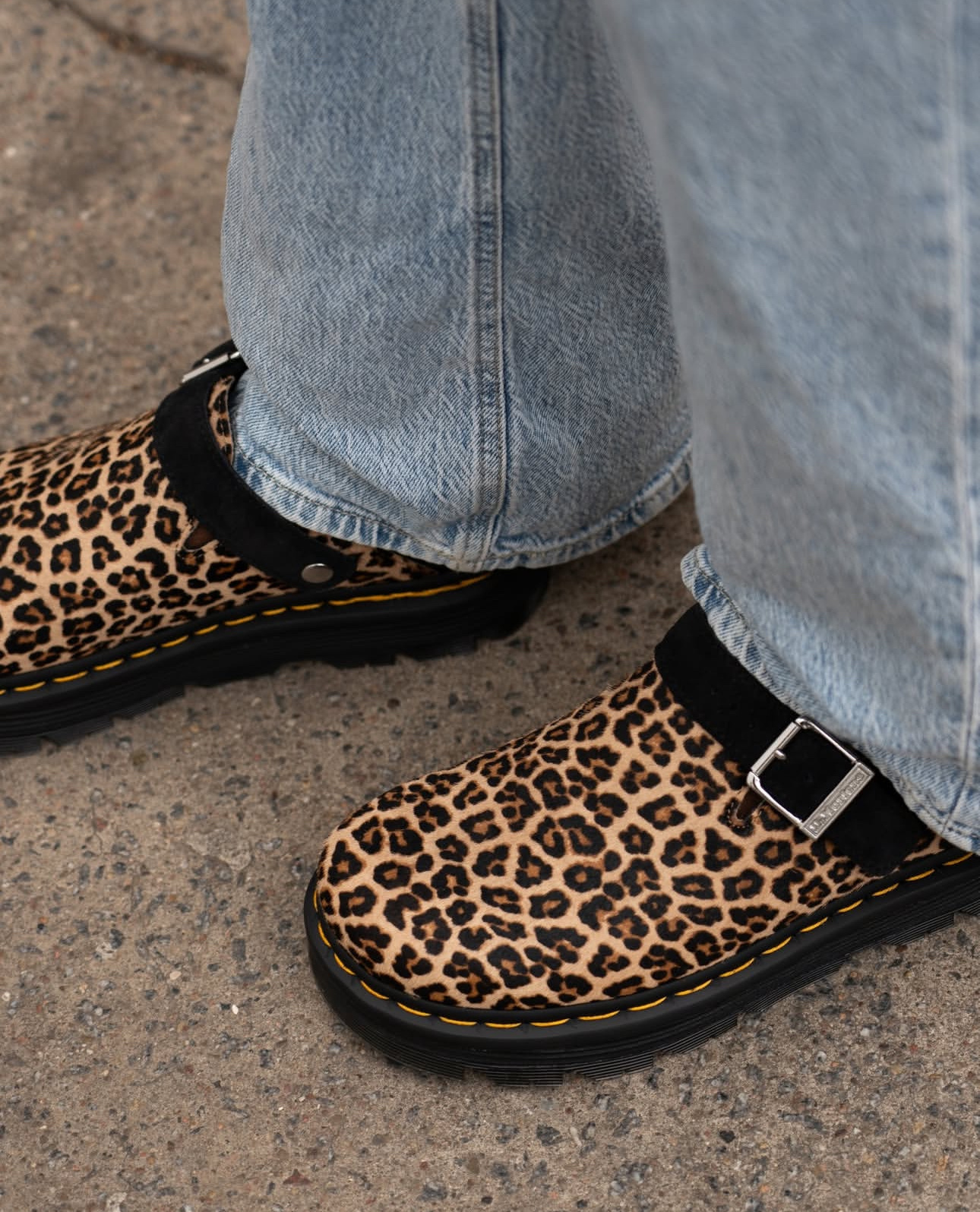 AN6064  G2C3 Dr.Martens Zebzag 67.99$ gallery