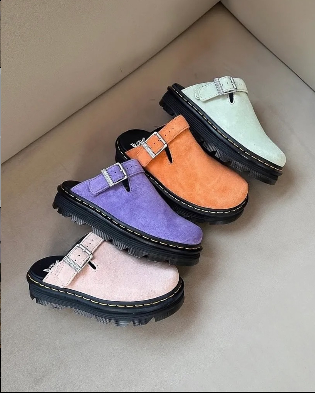 AN6064  G2C3 Dr.Martens Zebzag 67.99$ gallery