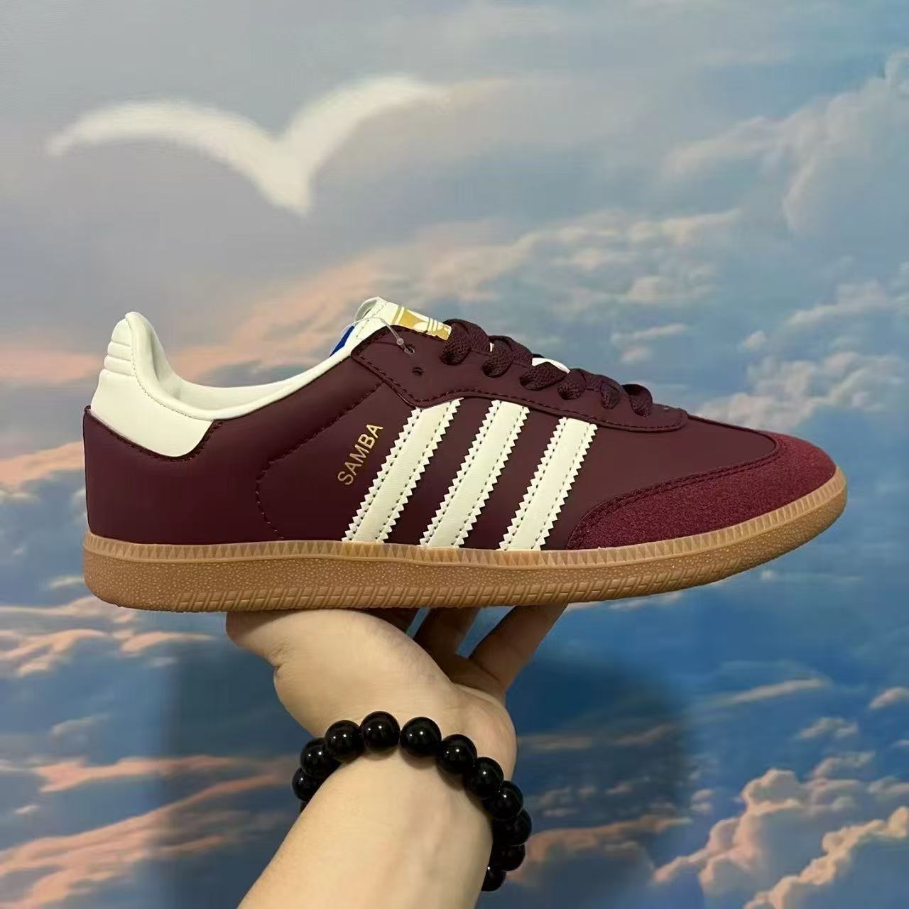 AN6067  adidas  49.99$ gallery