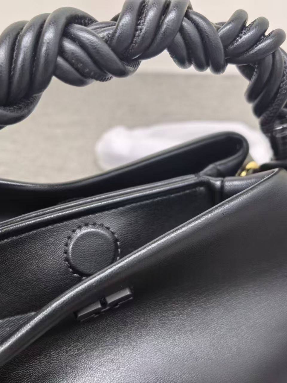 AN6078   GANNI   85$ gallery