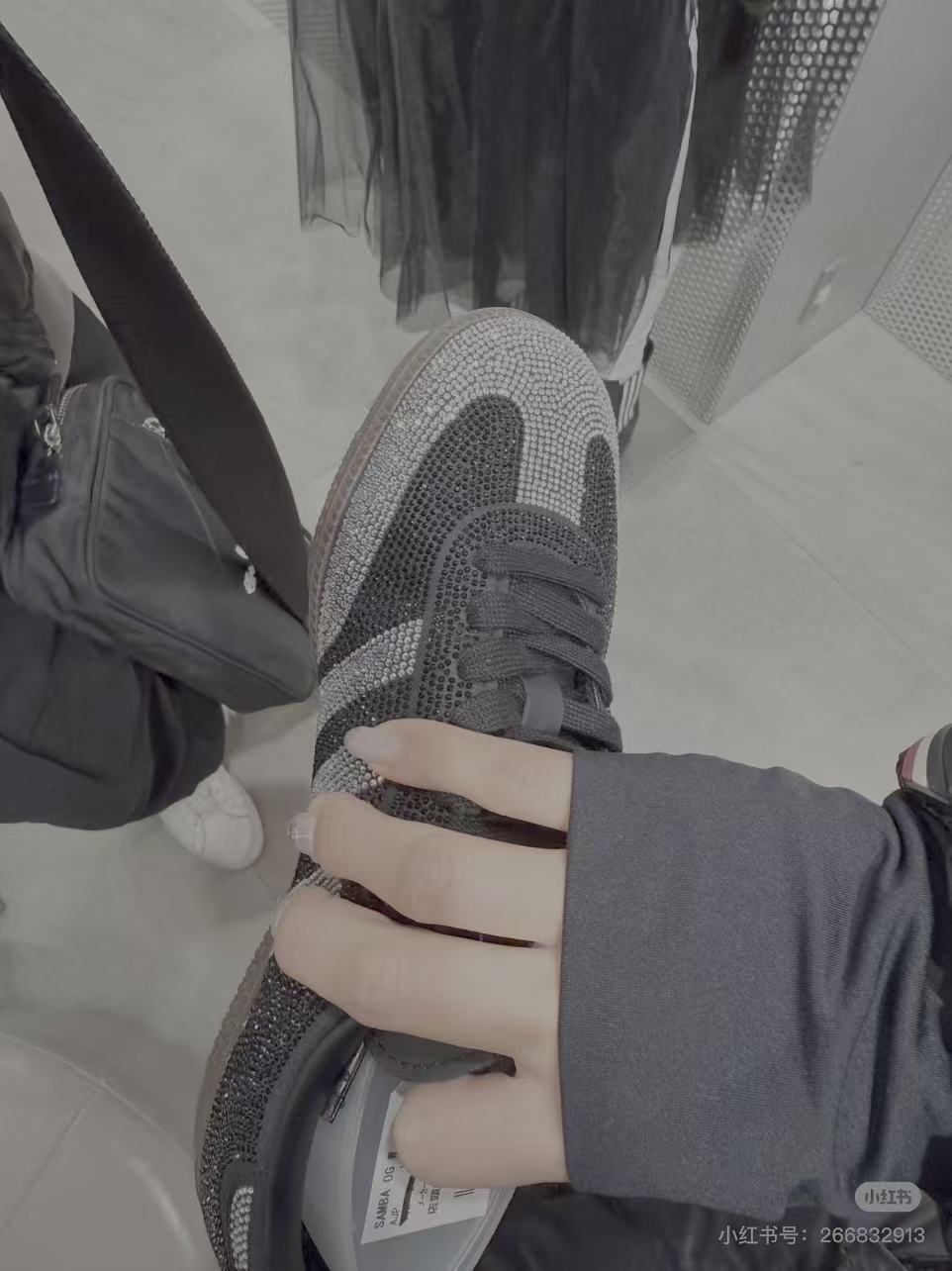 AN6081  ADIDAS 55.9$ gallery