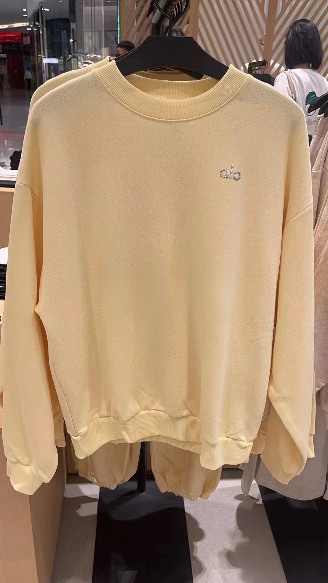 AN6082   alo suit  49.99$ gallery