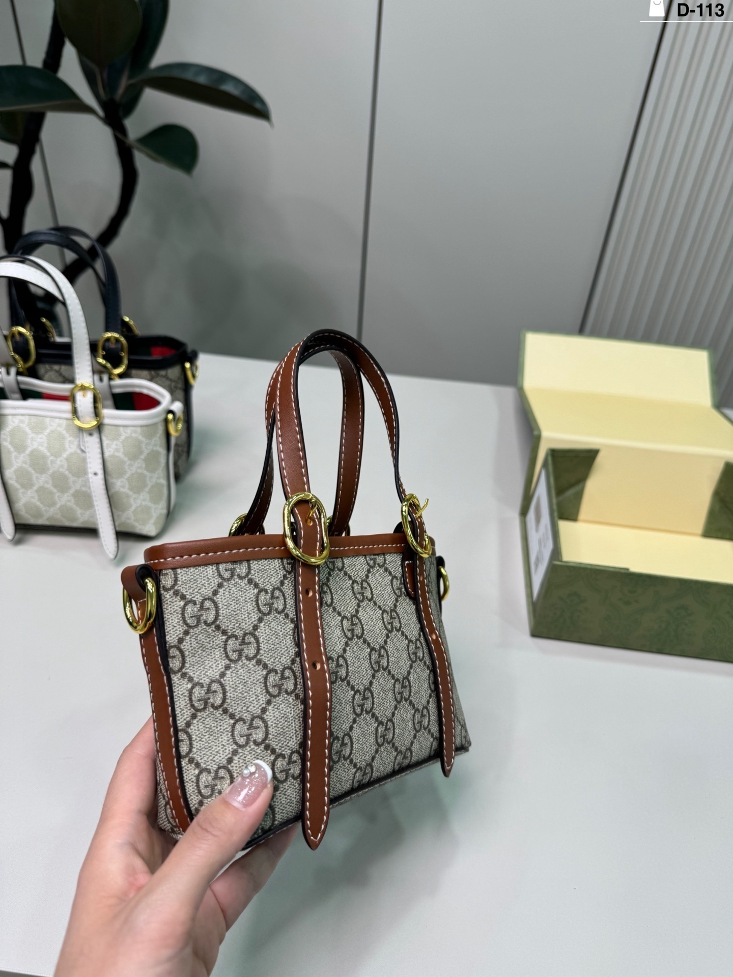 AN6084  GUCCI  68.99$ gallery