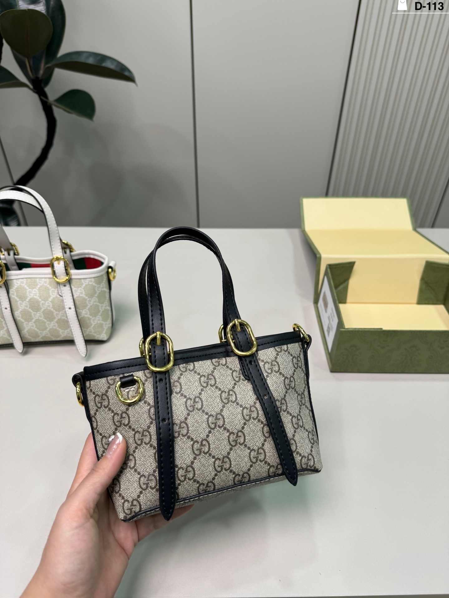 AN6084  GUCCI  68.99$ gallery