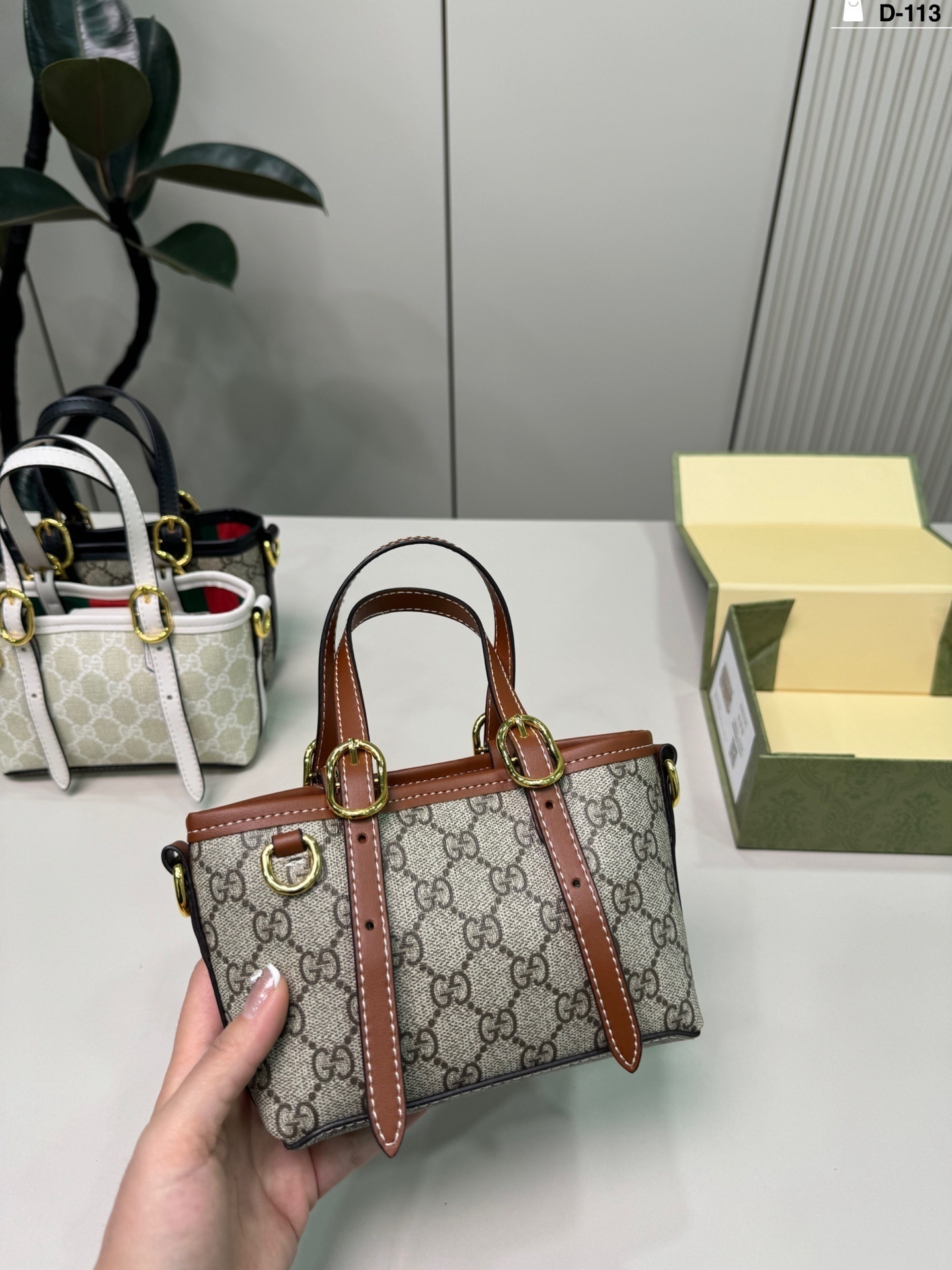 AN6084  GUCCI  68.99$ gallery