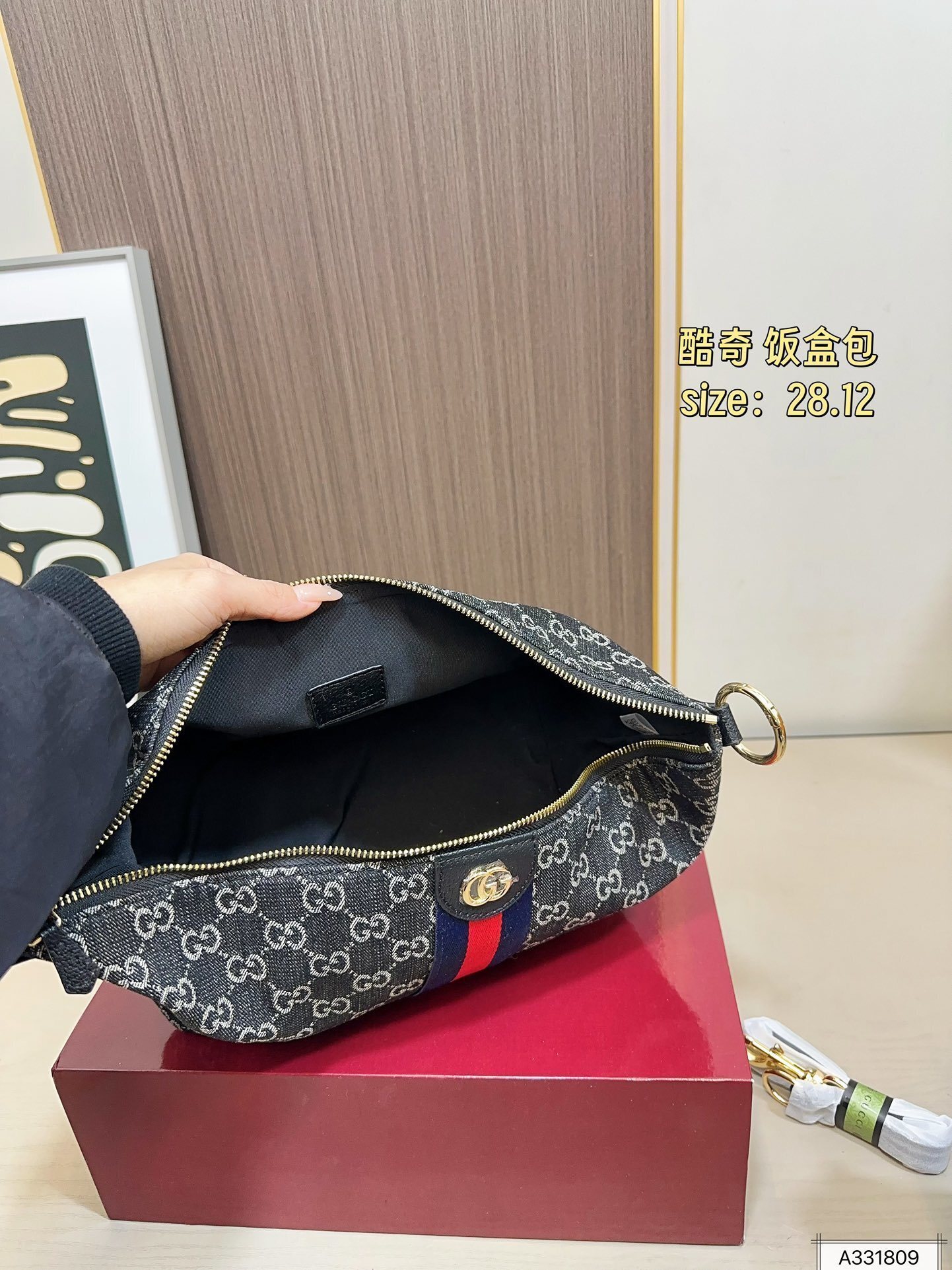 AN6087    GUCCI  69.99$ gallery