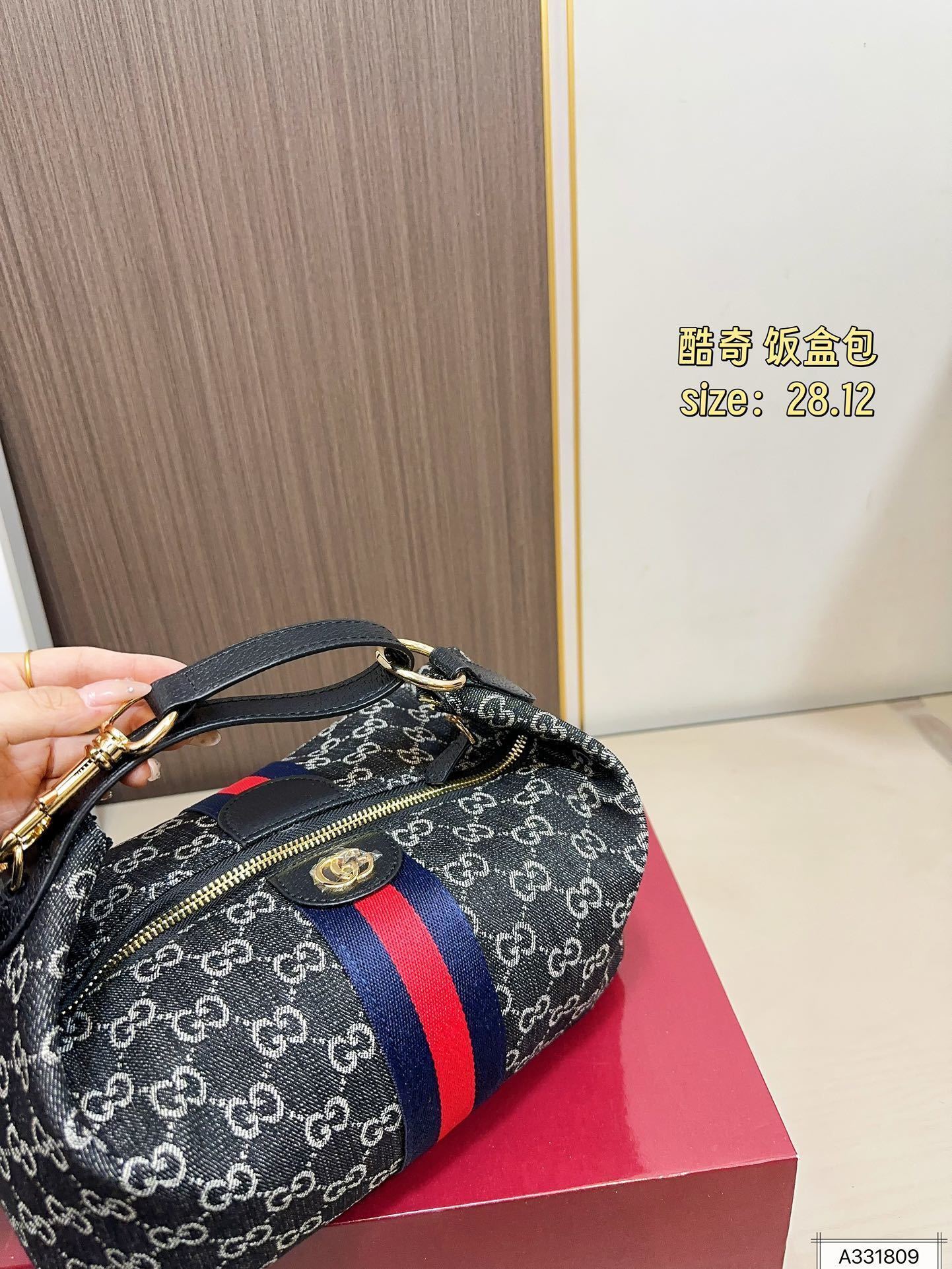 AN6087    GUCCI  69.99$ gallery