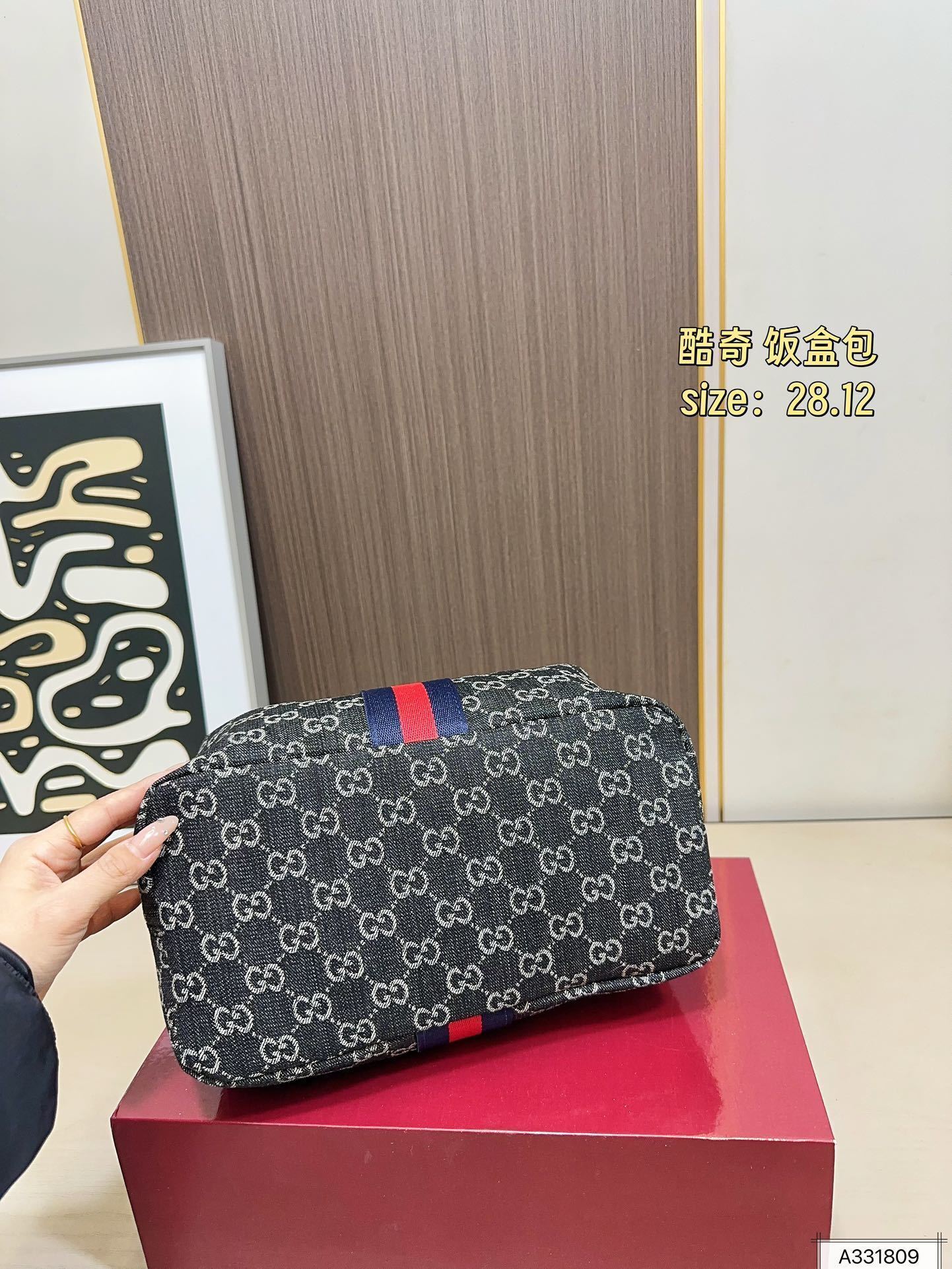 AN6087    GUCCI  69.99$ gallery