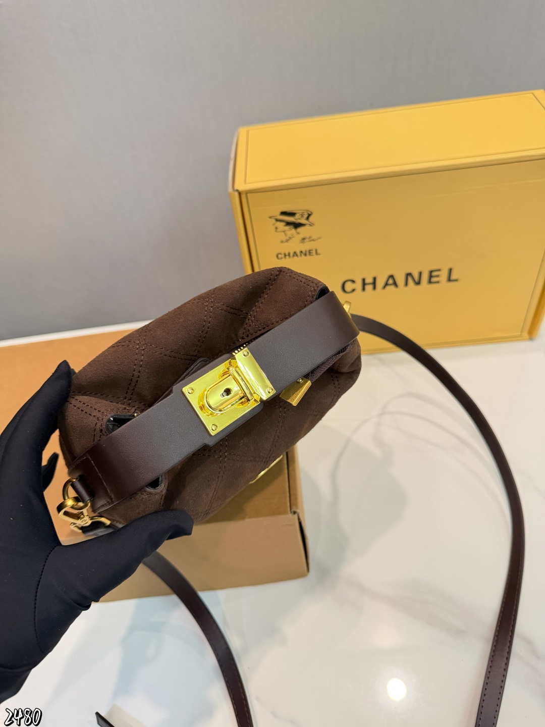 AN6088  CHANEL  65.99$ gallery