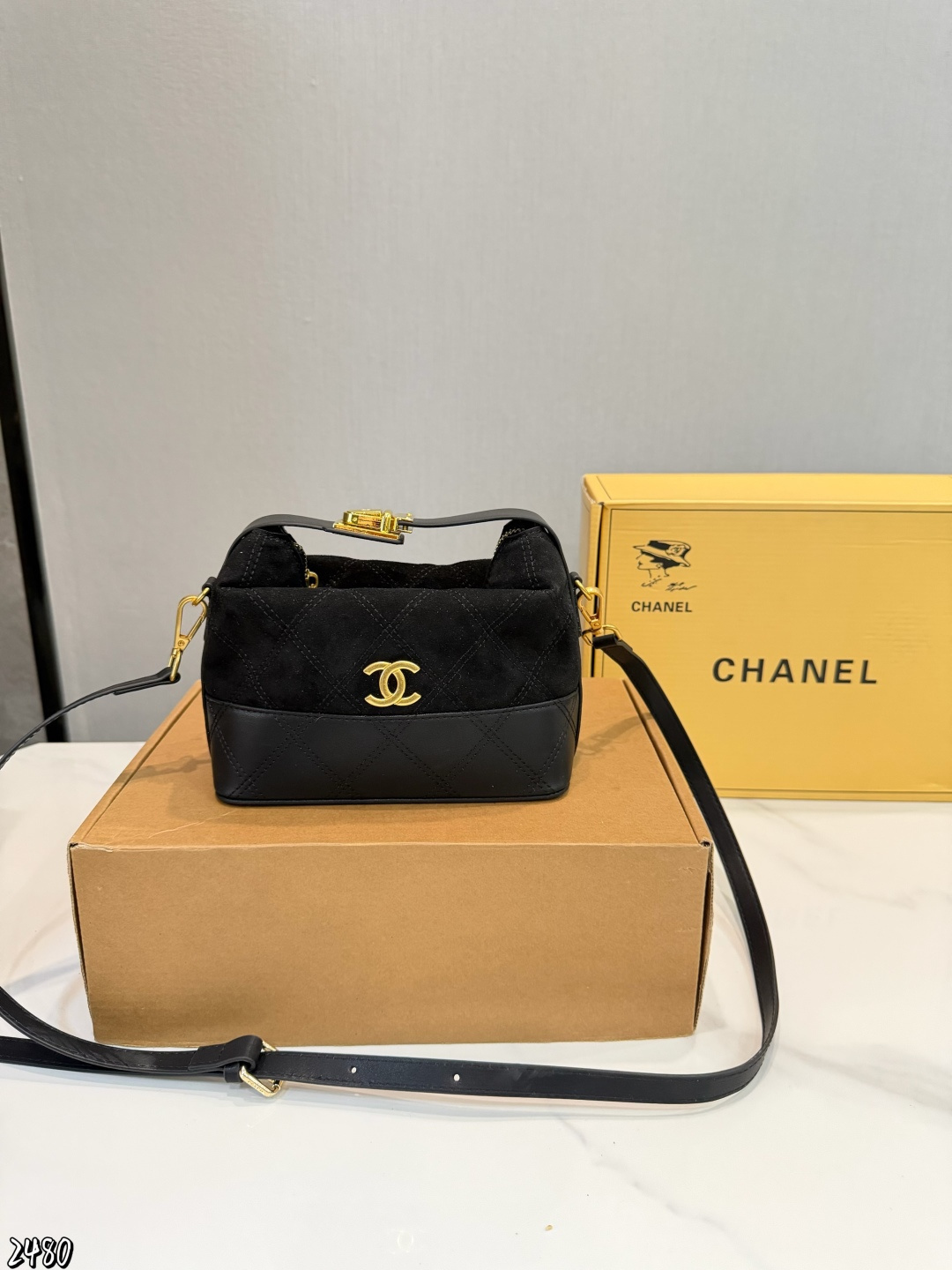 AN6088  CHANEL  65.99$ gallery