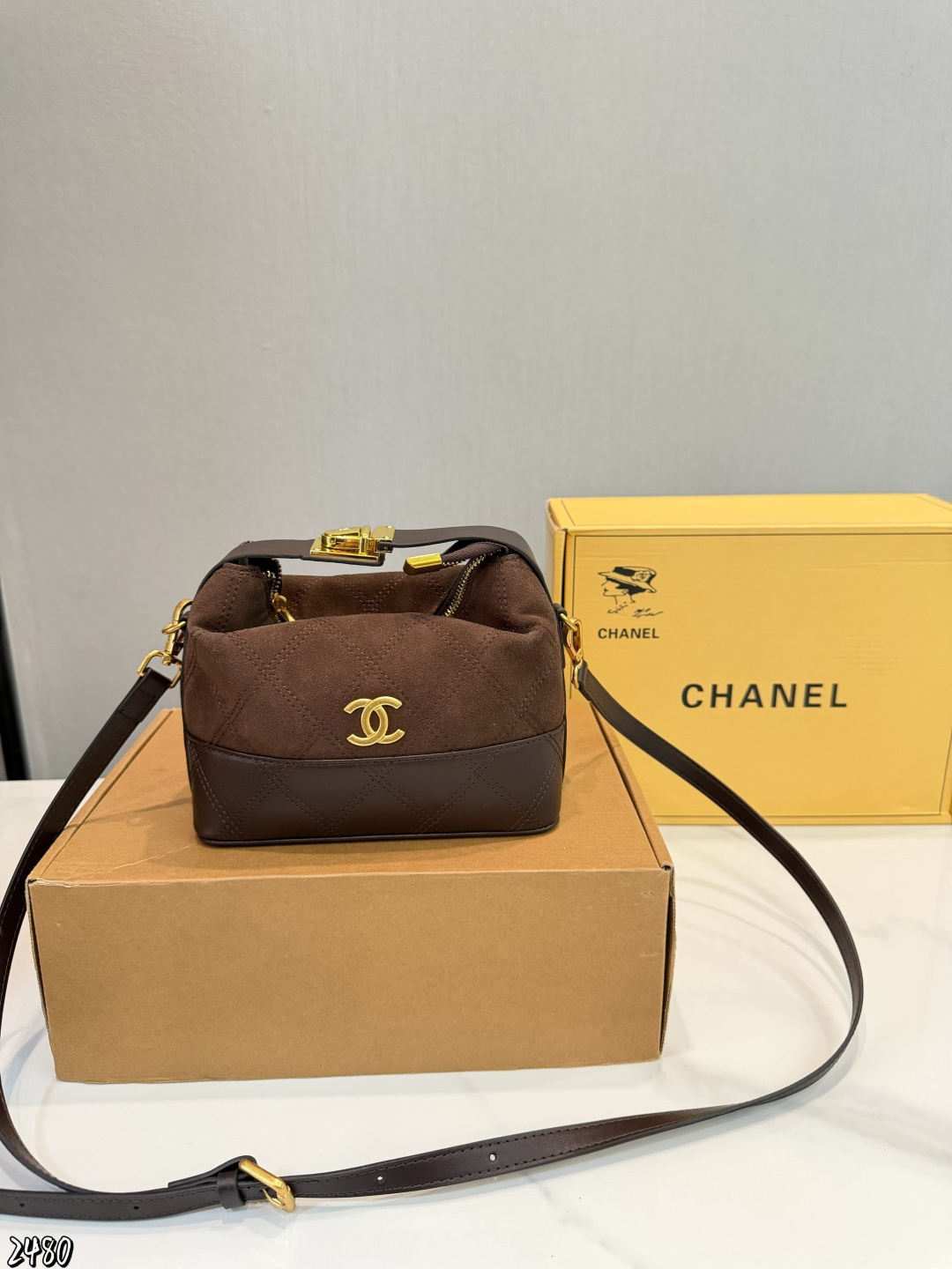 AN6088  CHANEL  65.99$ gallery