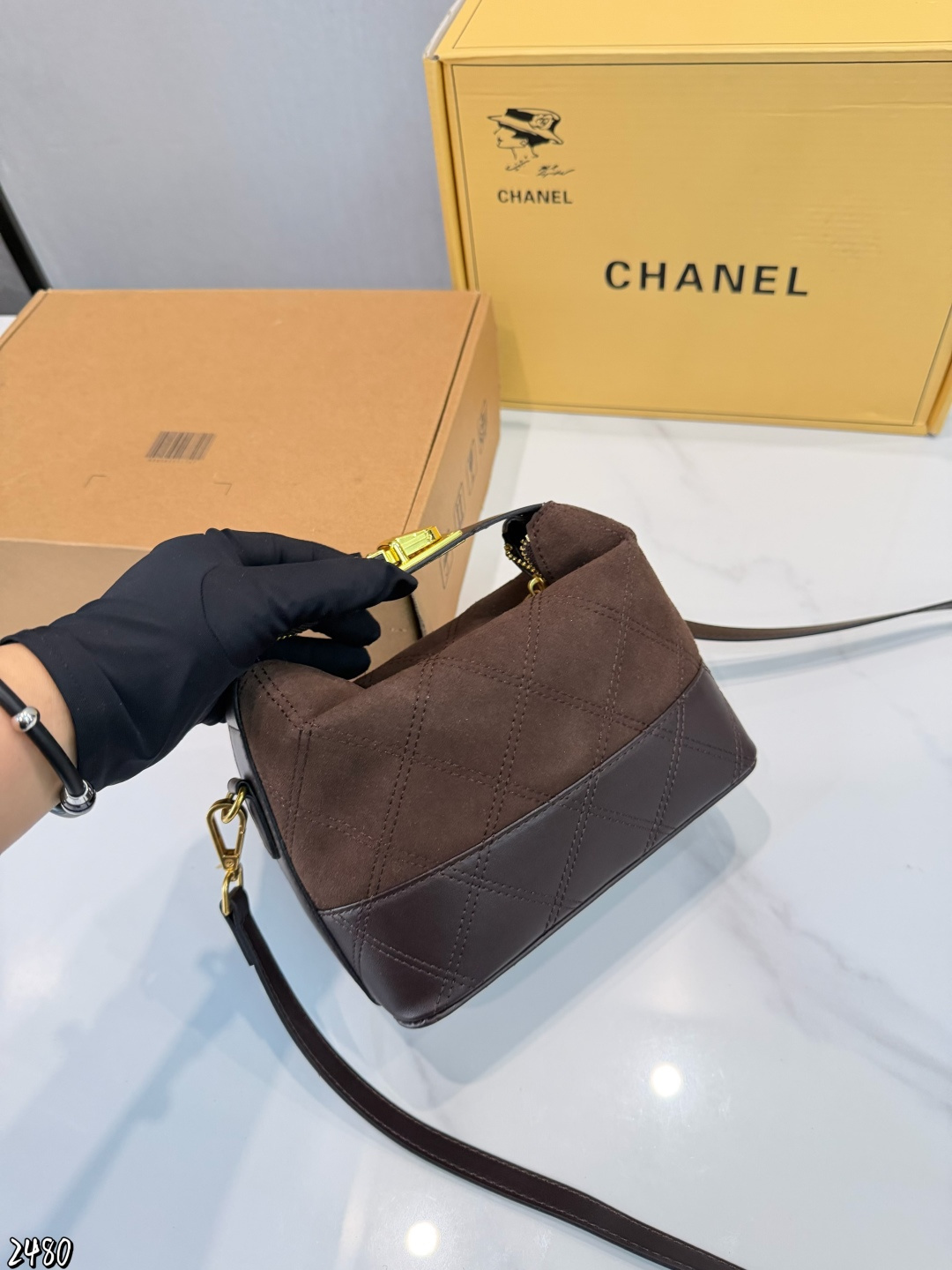 AN6088  CHANEL  65.99$ gallery