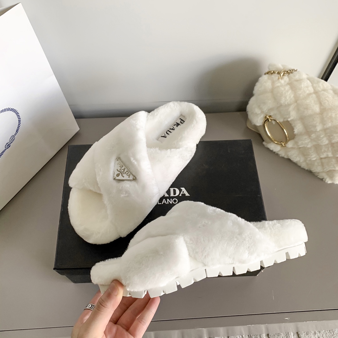 Jul319  $42.65 PRADA gallery