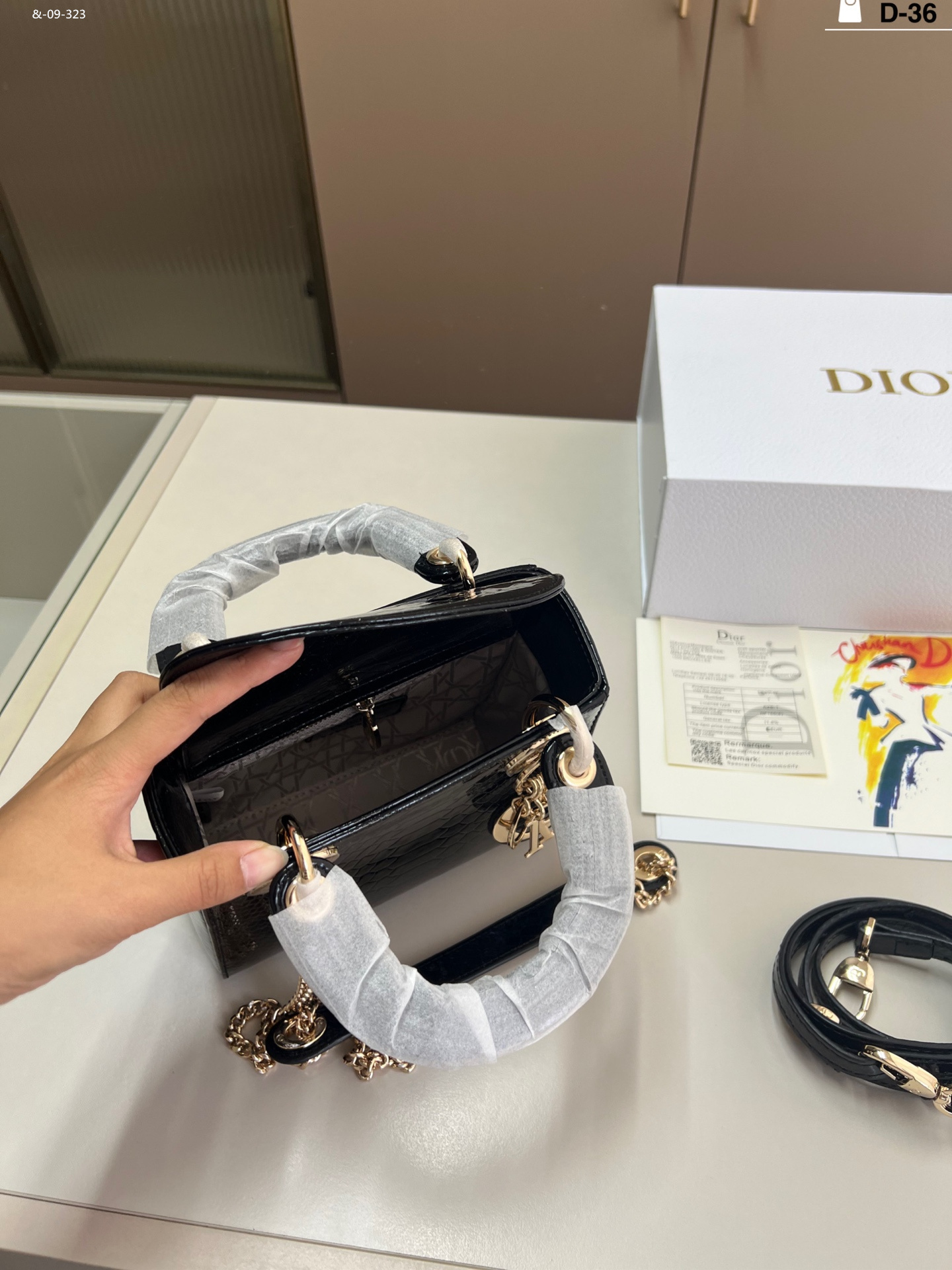Jul5886           75.99$     DIOR gallery