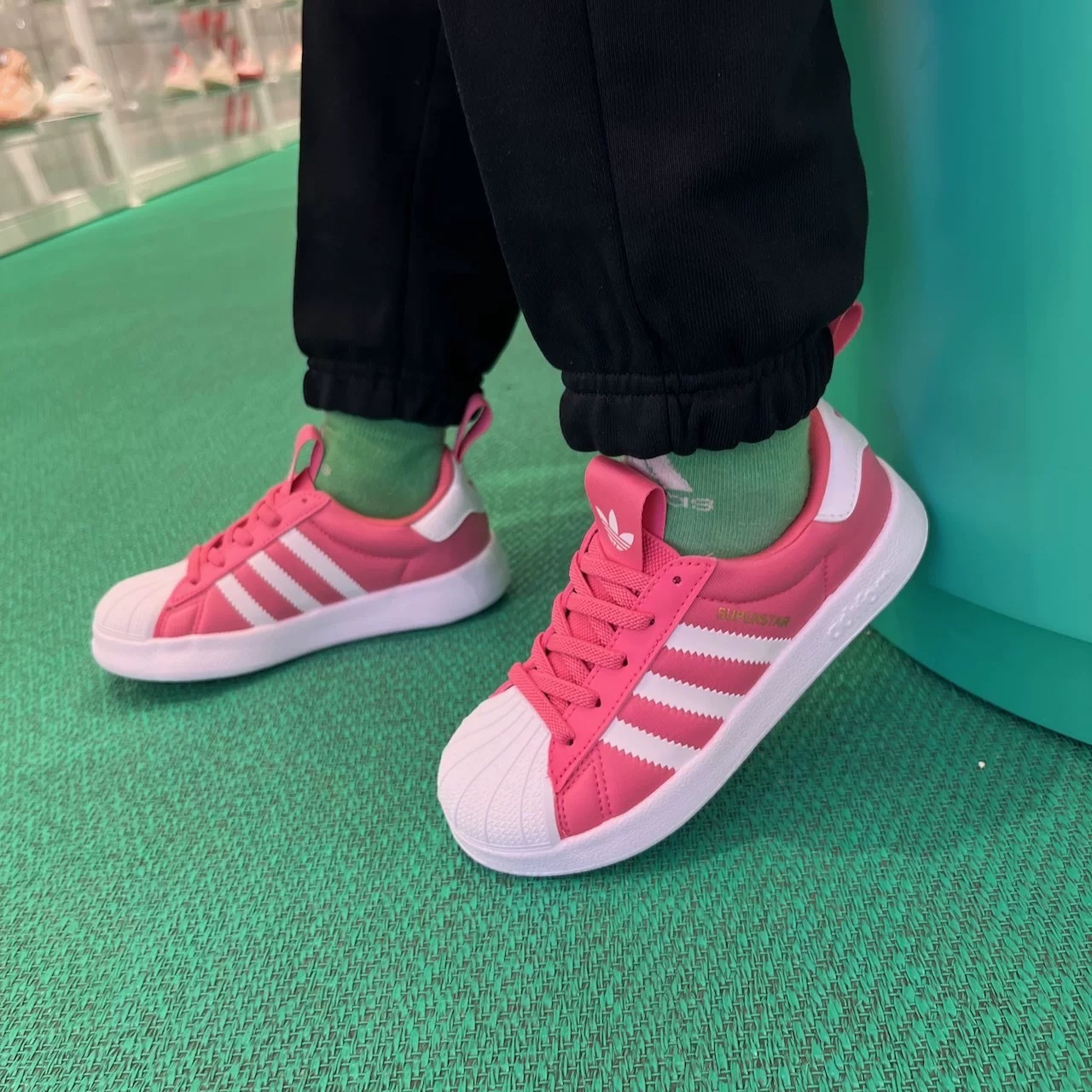 Jul5965      adidas  39.99$ gallery