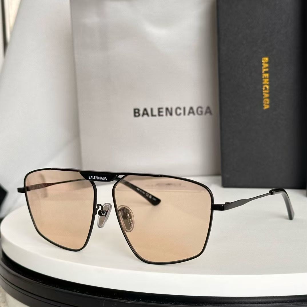 Jul6137   Balenciaga  52.99$ gallery