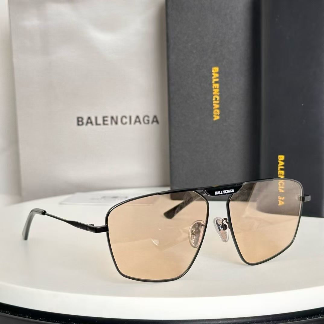 Jul6137   Balenciaga  52.99$ gallery