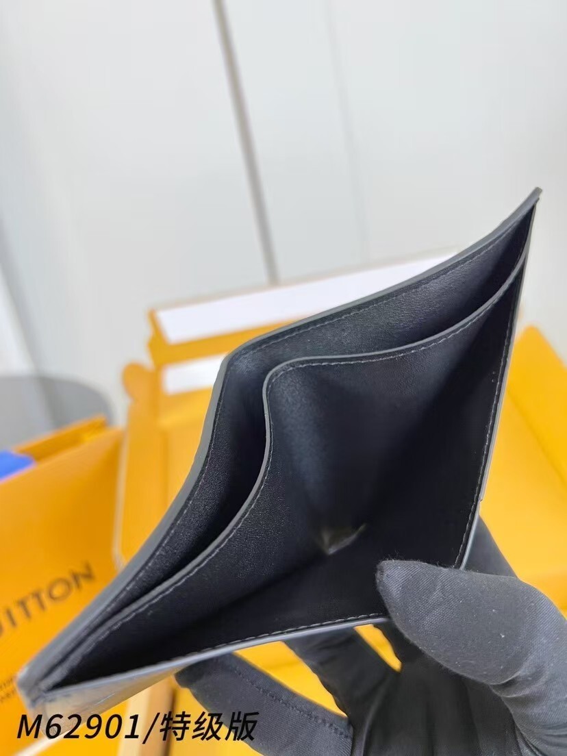 Jul6273  LV   35.99$ gallery