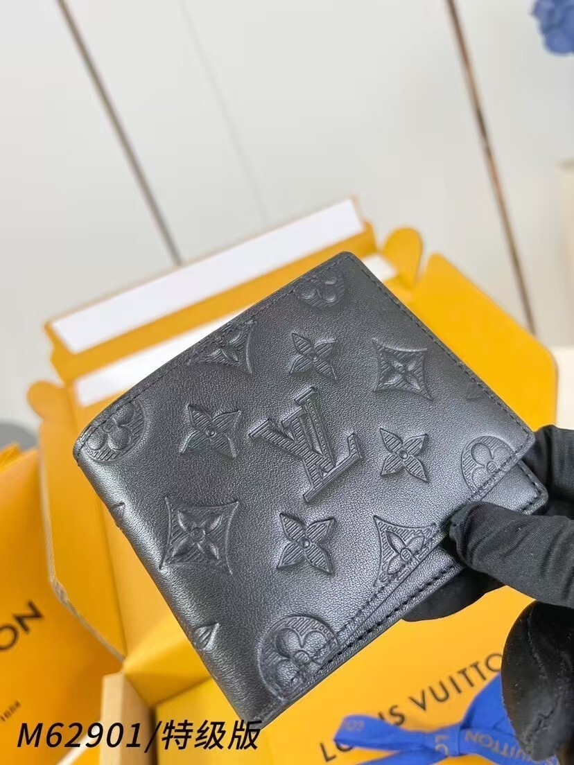 Jul6273  LV   35.99$ gallery