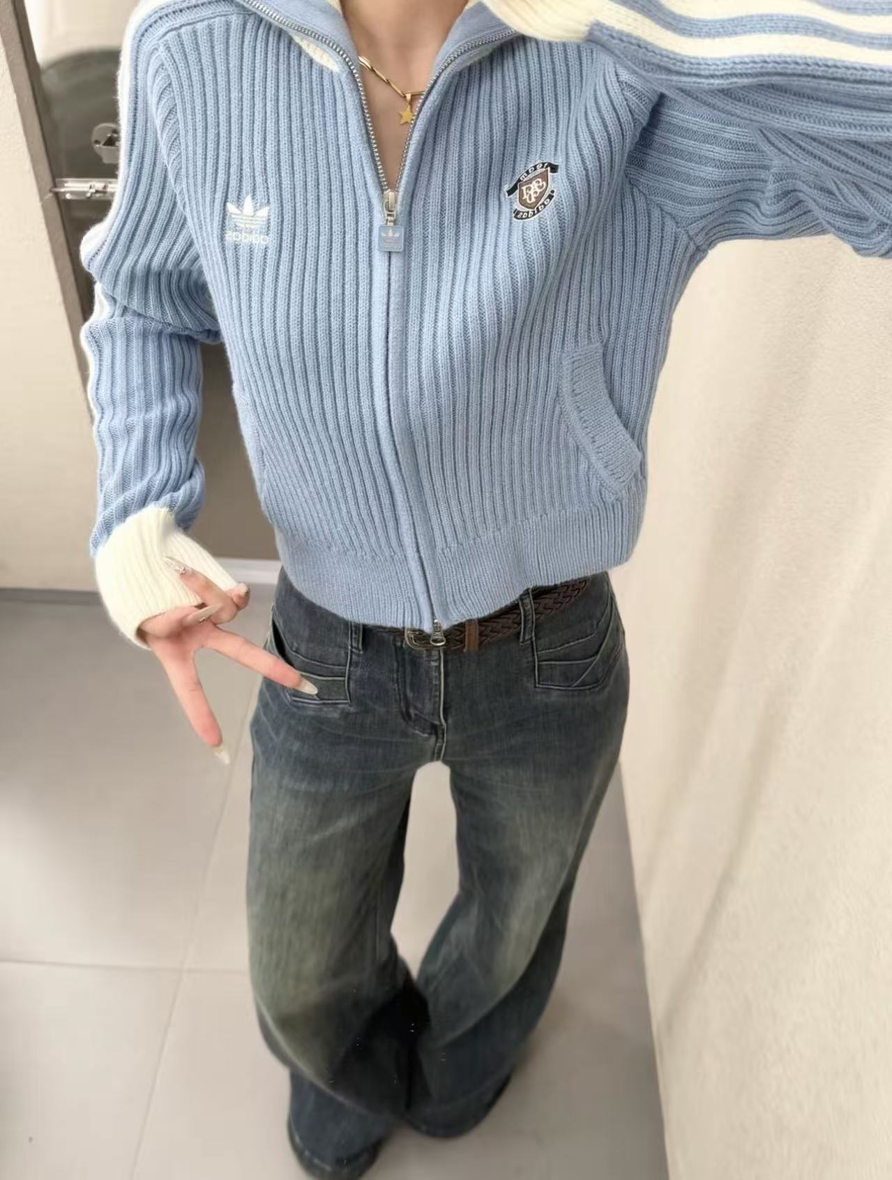 Jul6355   ADIDAS     56.99$ gallery