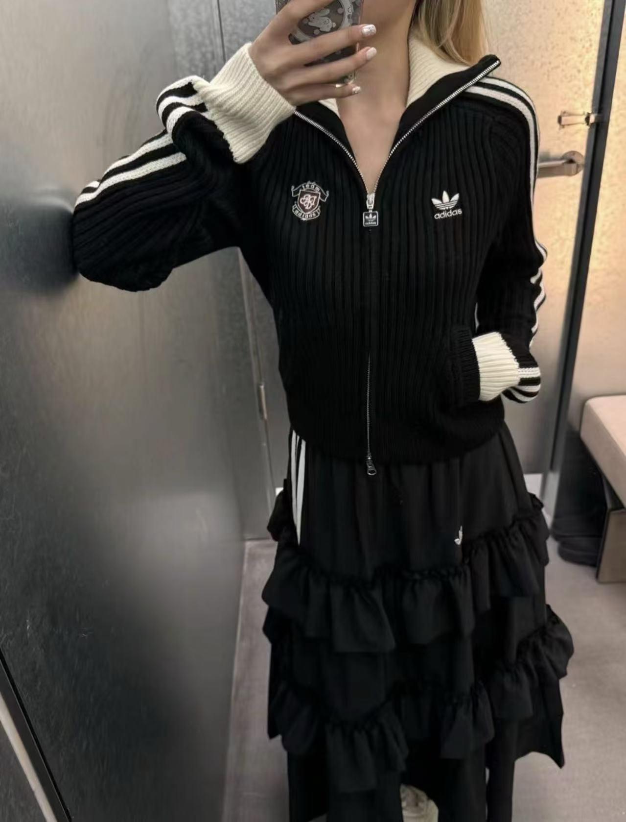 Jul6355   ADIDAS     56.99$ gallery