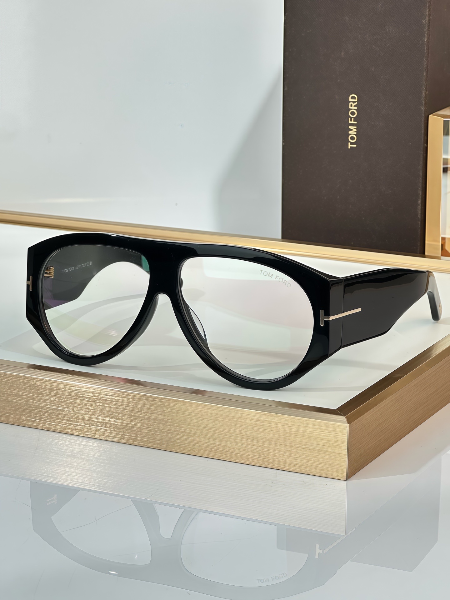 Jul6391    TOMFORD   59.99$ gallery