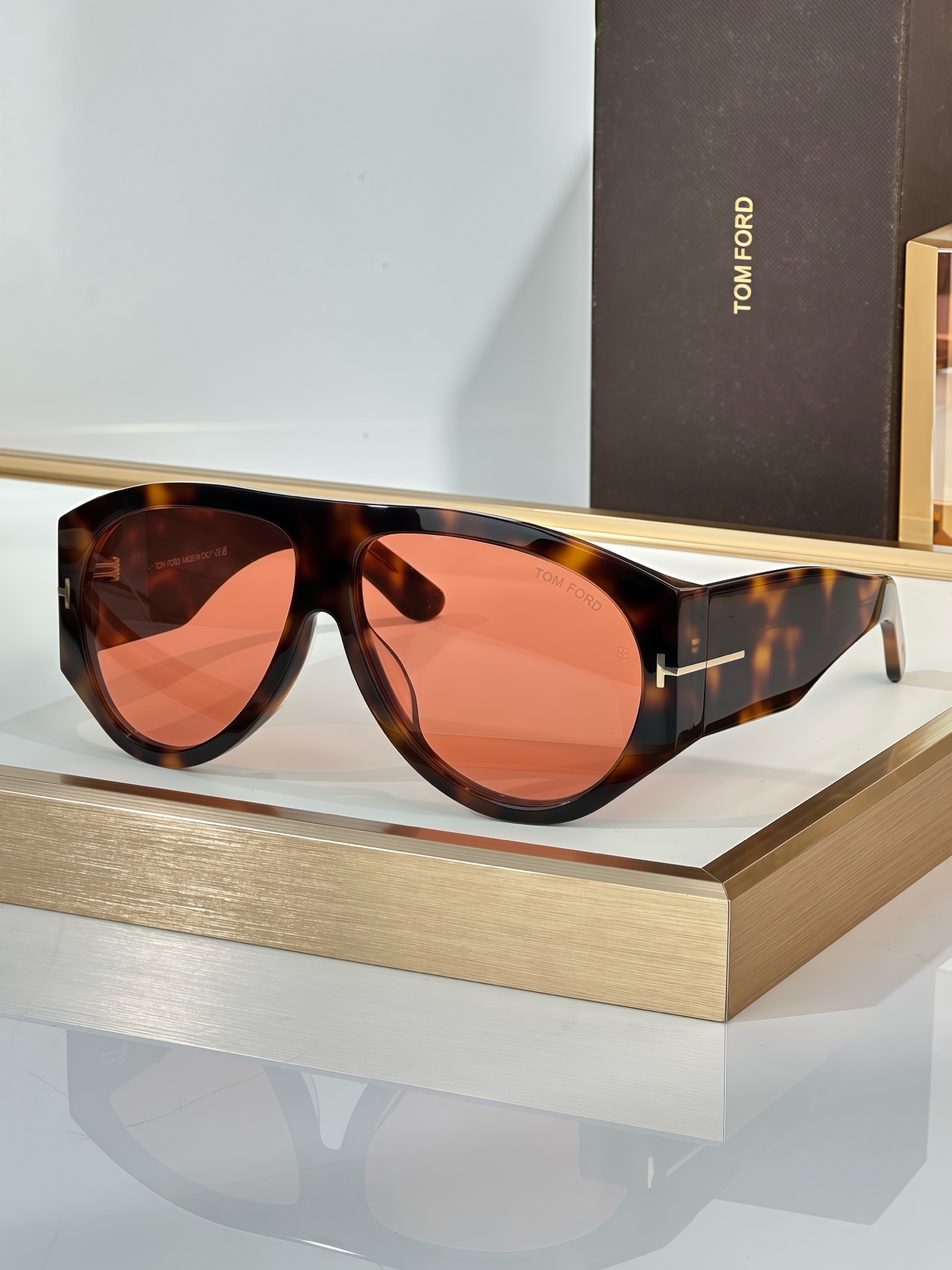 Jul6391    TOMFORD   59.99$ gallery